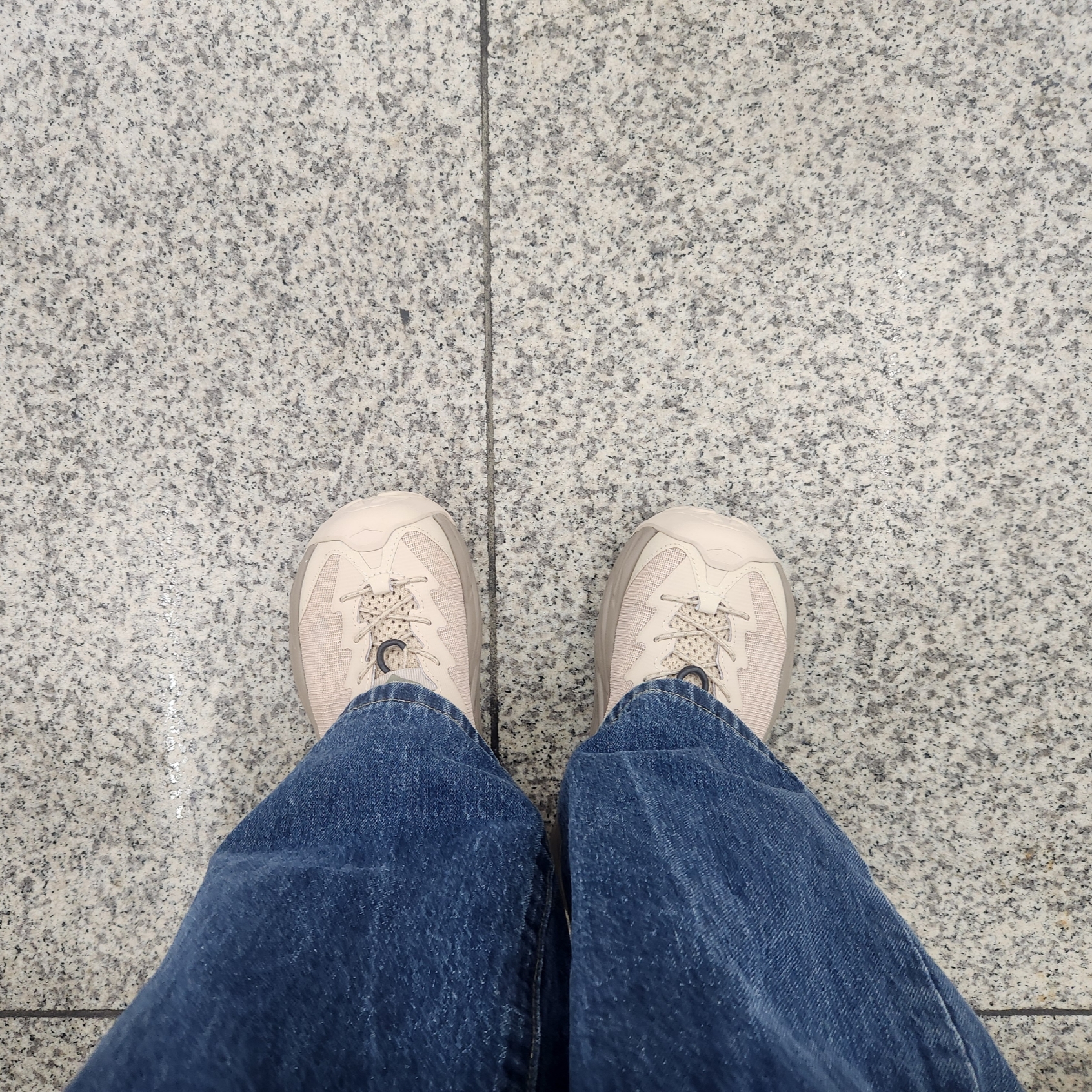 (W) Hoka Hopara 2 Shifting Sand 착용 스타일 - 1