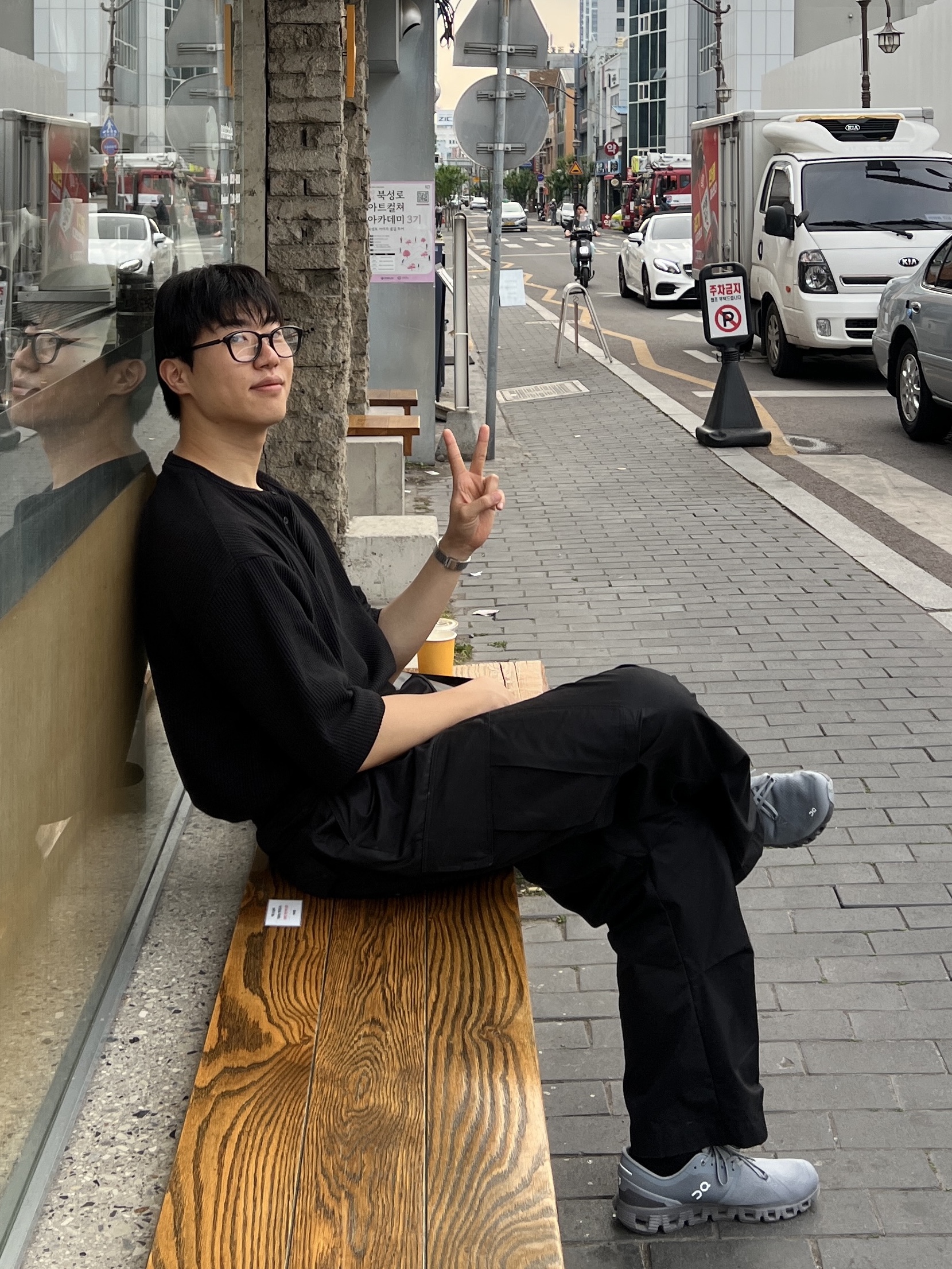 On Running Cloud X 3 Mist Rock, Casio A-158WA-1 착용 스타일 - 1