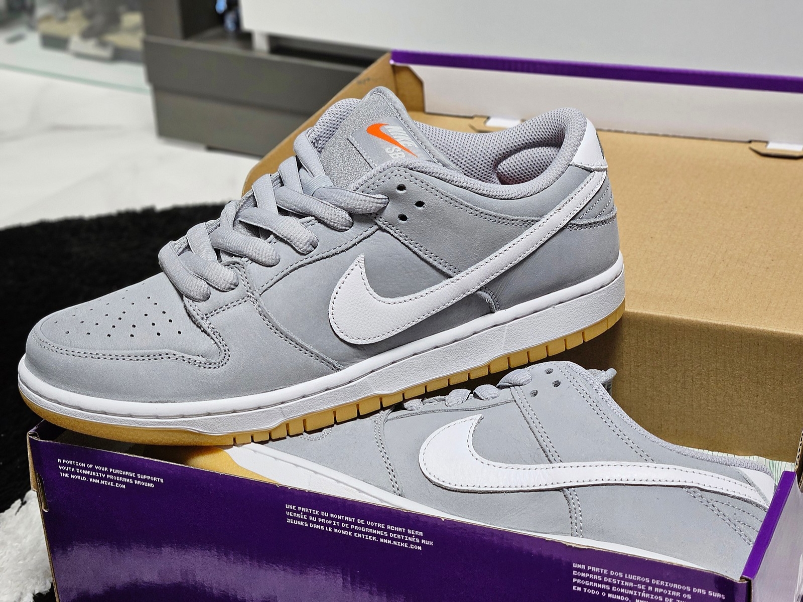 Nike Dunk Low Pro SB Wolf Grey White 착용 스타일 - 2
