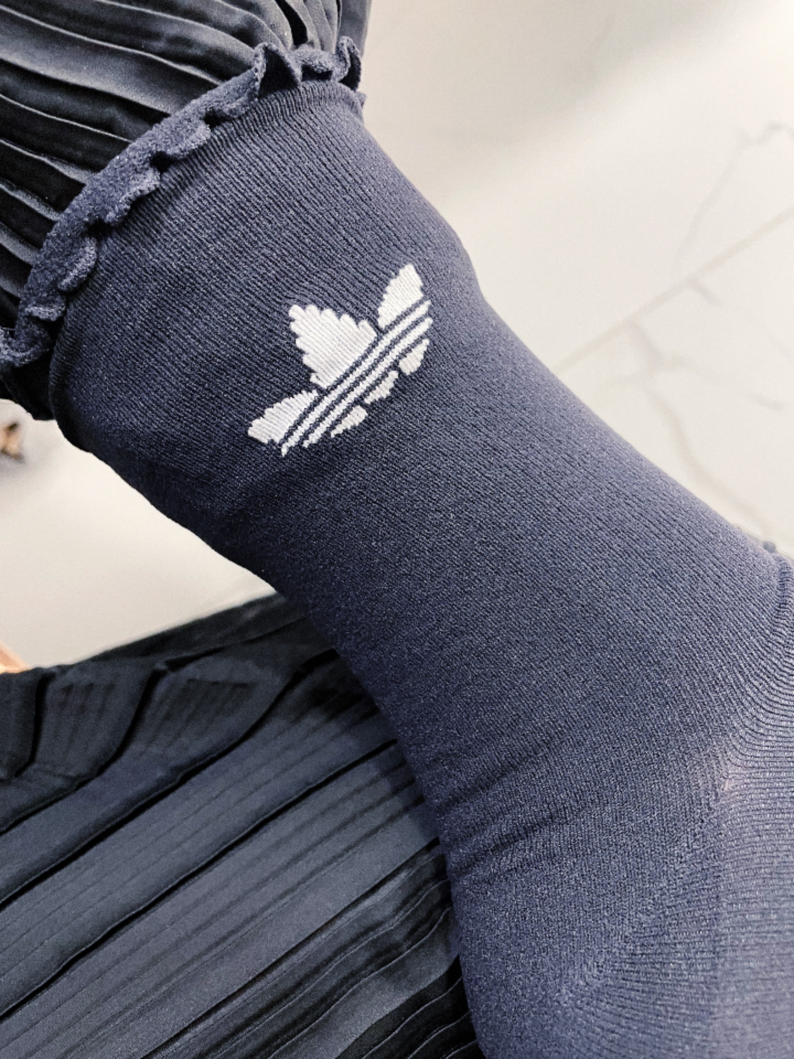 Adidas Premium Essentials Dad Cap Black, (W) Adidas Adilenium Rhinestone T-Shirt Black - KR Sizing 착용 스타일 - 3