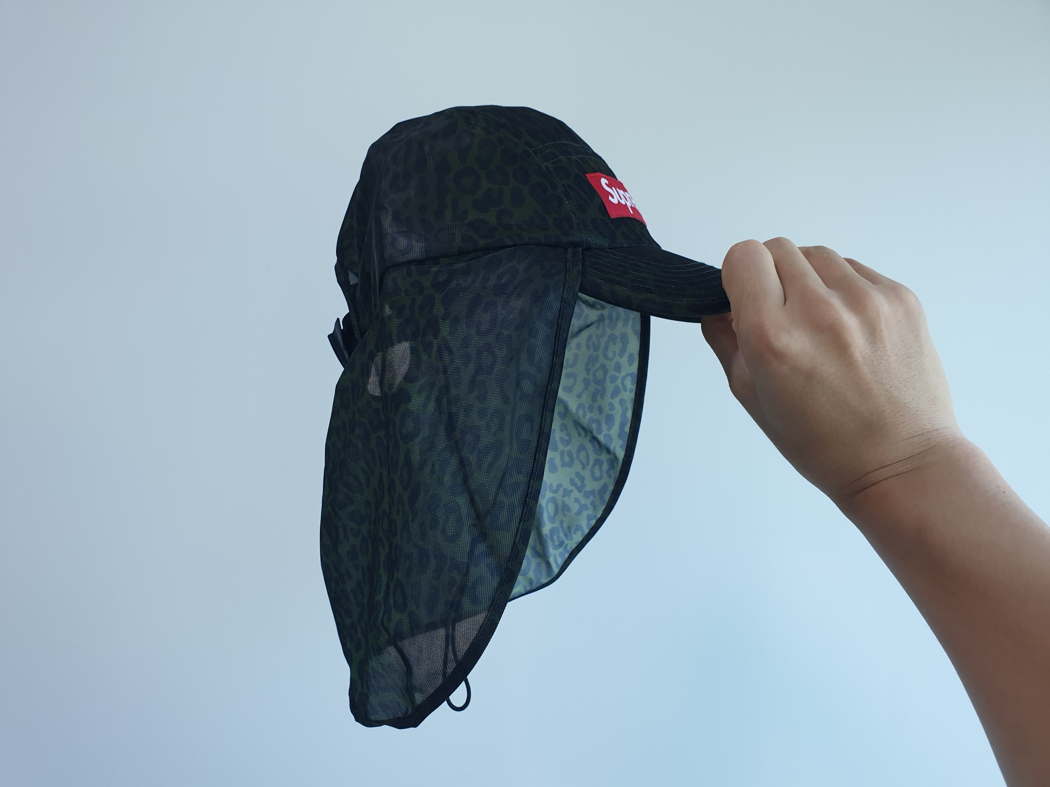 Supreme Mesh Sunshield Camp Cap Leopard - 24SS 착용 스타일 - 4