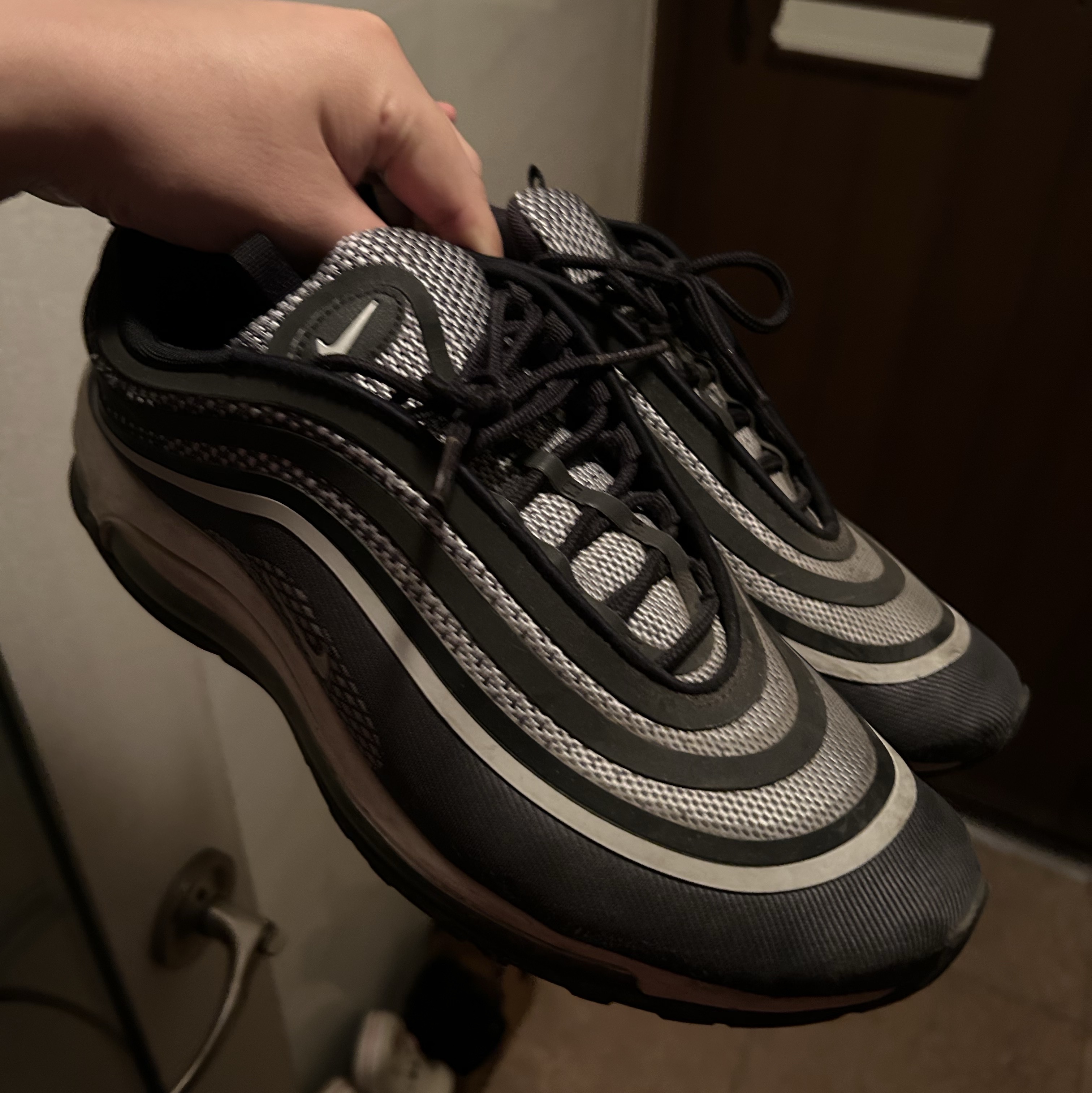 Nike Air Max 97 Ultra 17 Midnight Navy 착용 스타일