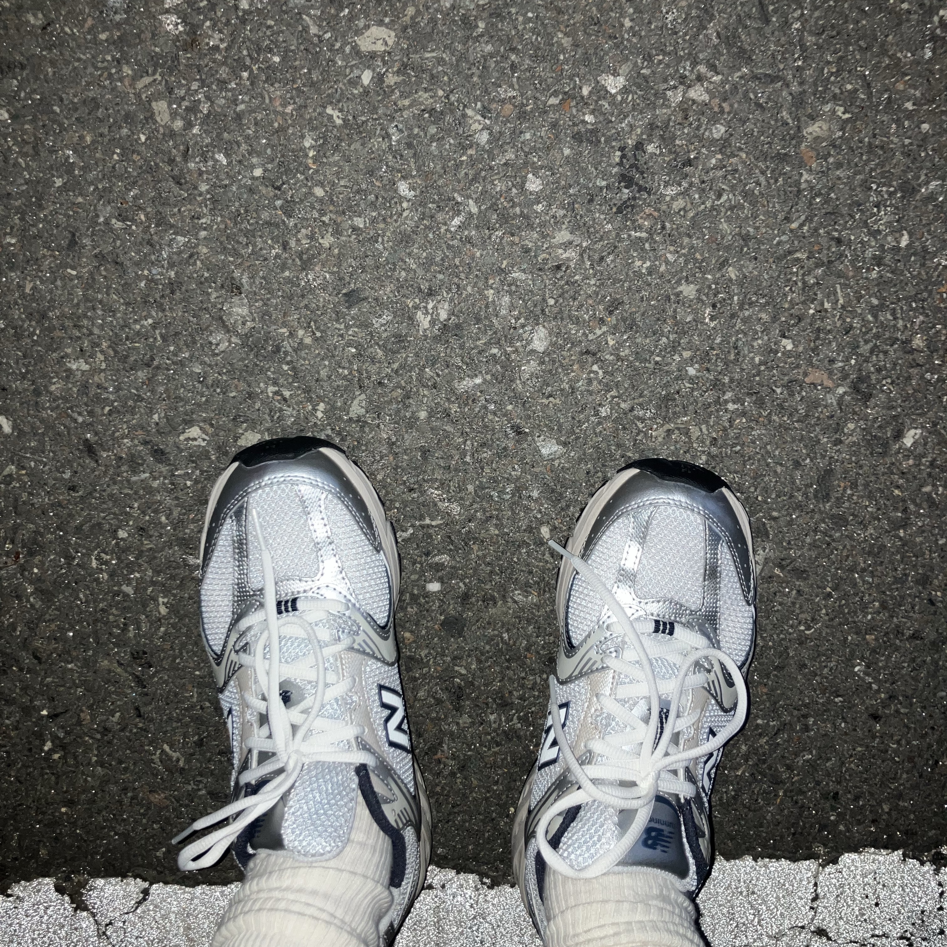 New Balance 530 Steel Grey 착용 스타일