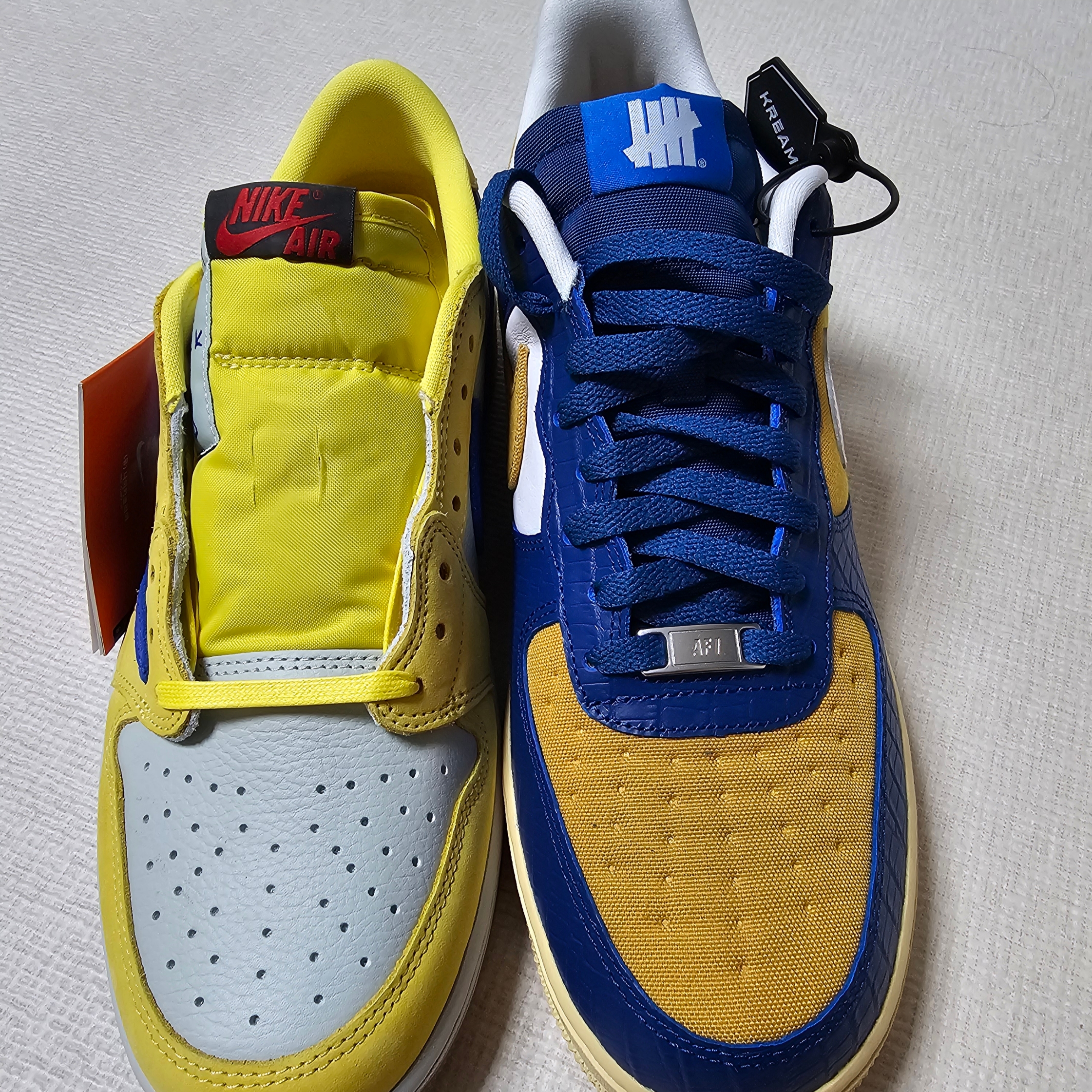 Nike x Undefeated Air Force 1 Low SP 5 On It Court Blue, (W) Jordan 1 x Travis Scott Retro Low OG SP Canary 착용 스타일 - 3