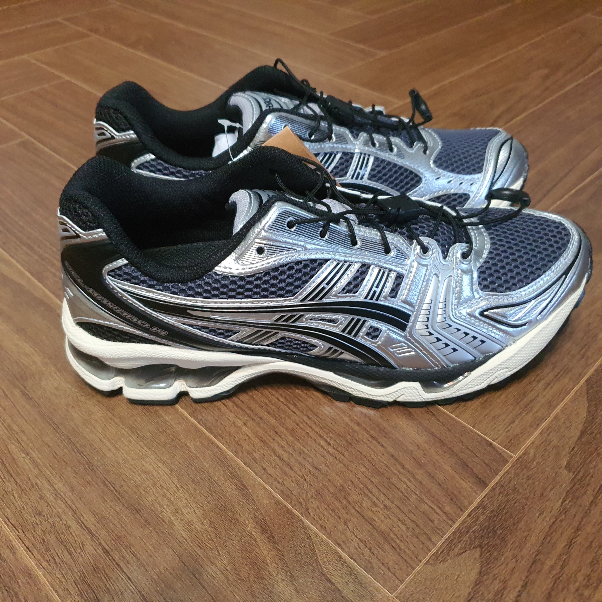 Asics Unlimited Gel-Kayano 14 Carrier Grey Black 착용 스타일