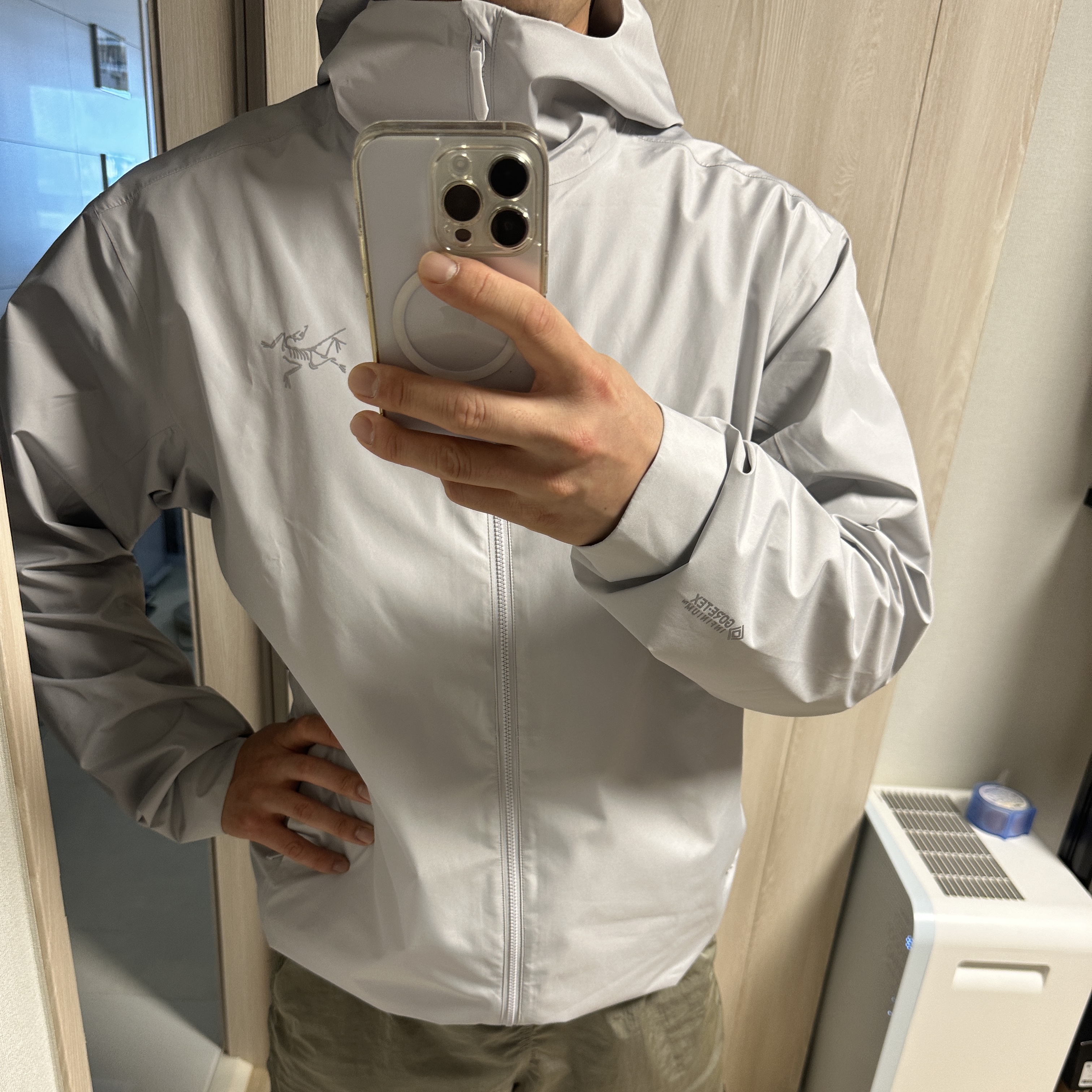 Arc'teryx Solano Hoody Solitude 착용 스타일