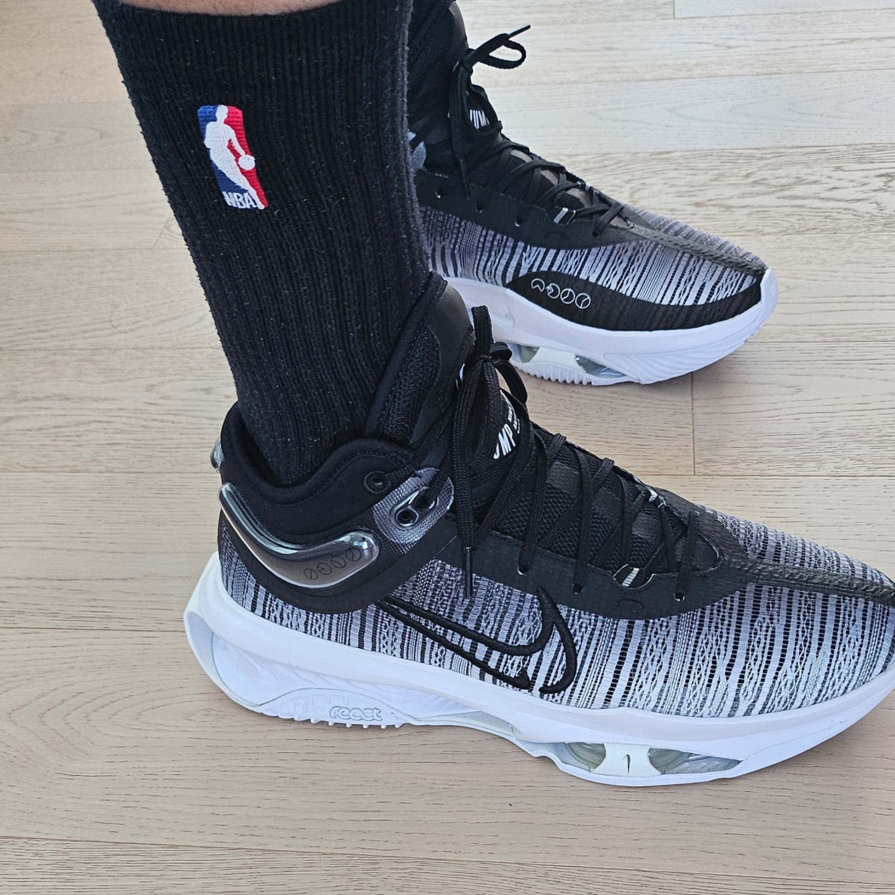 Nike Air Zoom GT Jump 2 EP Black White 착용 스타일