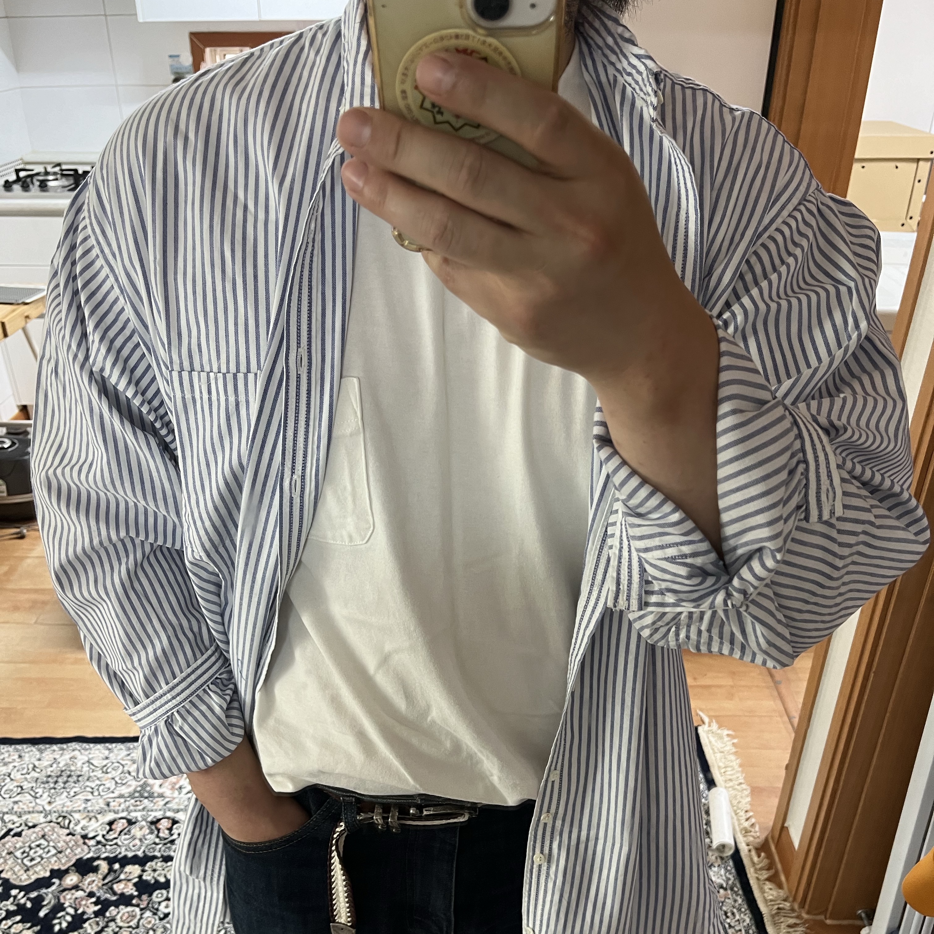 Kapital OX Stripe Button Down Giant Shirt Blue 착용 스타일 - 3