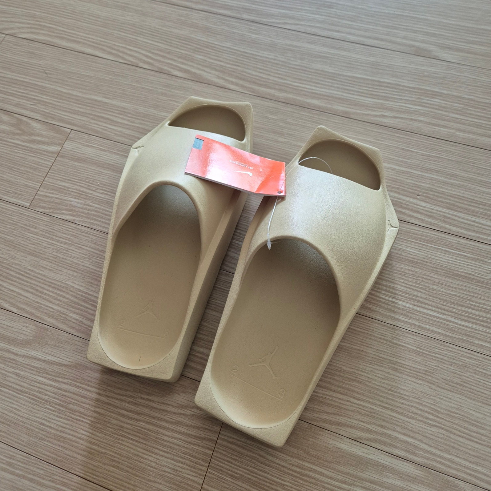 (W) Jordan Hex Slide Team Gold 착용 스타일