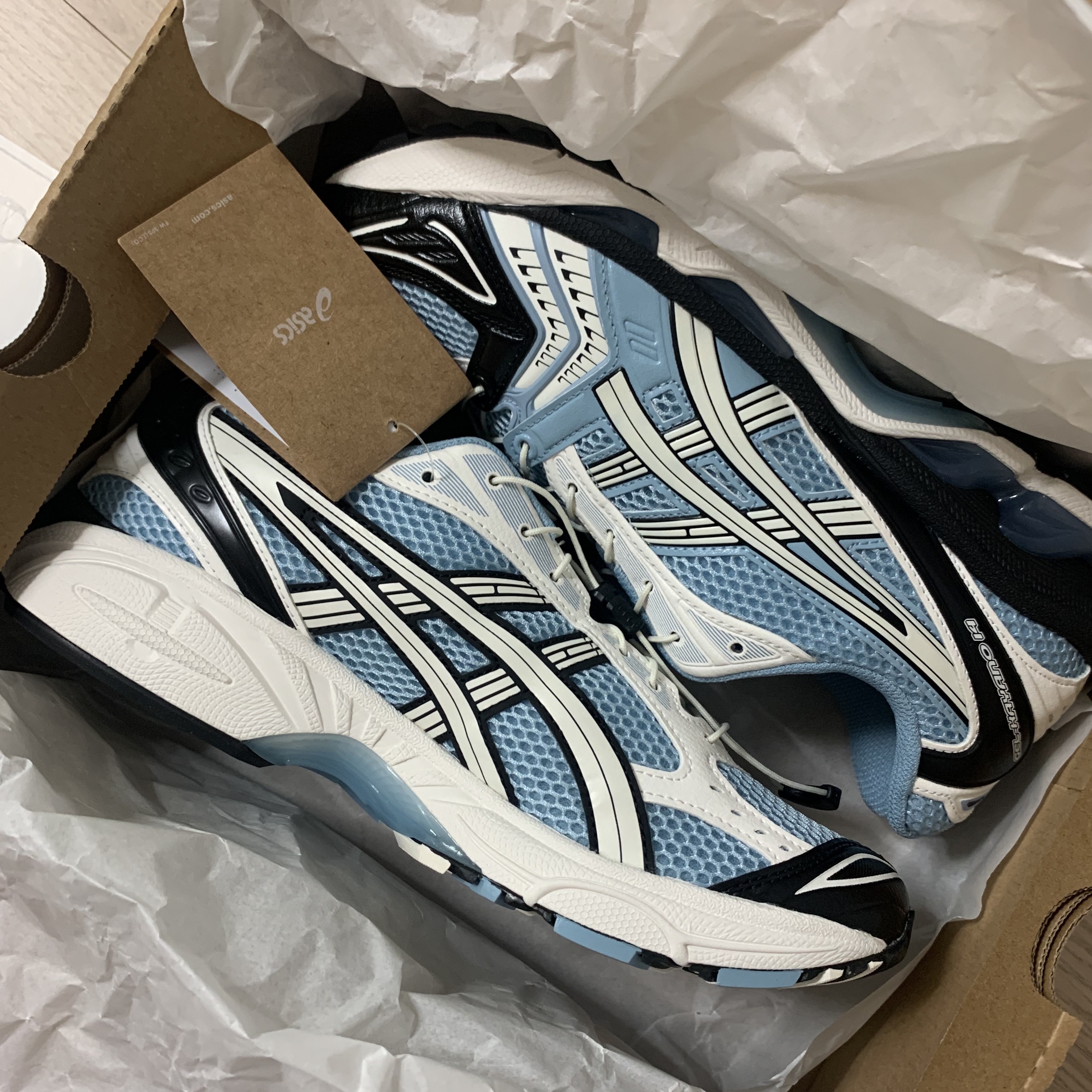 Asics Unlimited Gel-Kayano 14 Mist Cream 착용 스타일