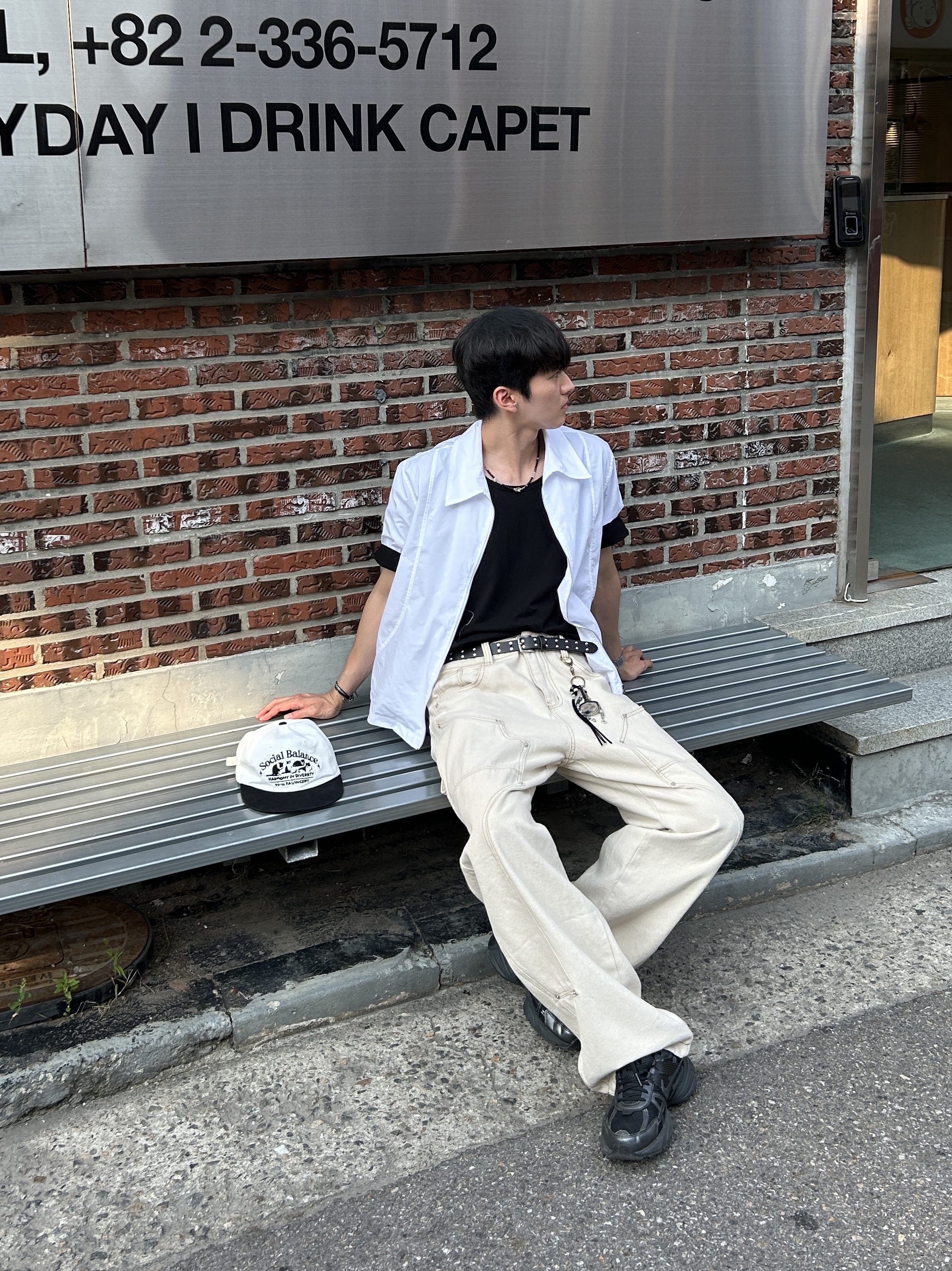 Nike V2K Run Black Anthracite 착용 스타일