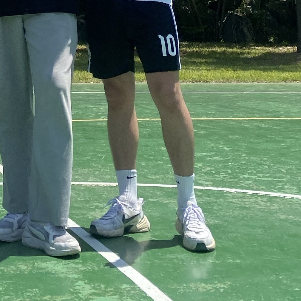 Nike V2K Run White Fir 착용 스타일