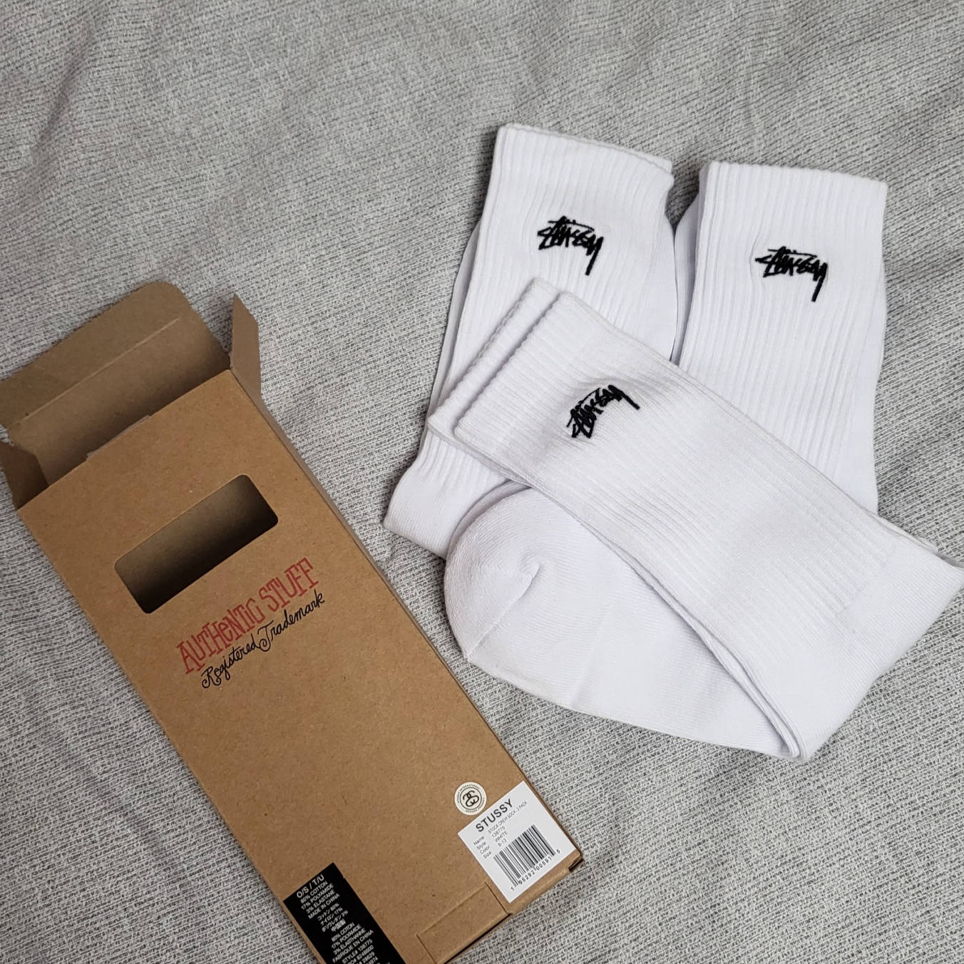 Stussy Small Stock Crew Socks White (3 Pack) 착용 스타일 - 3