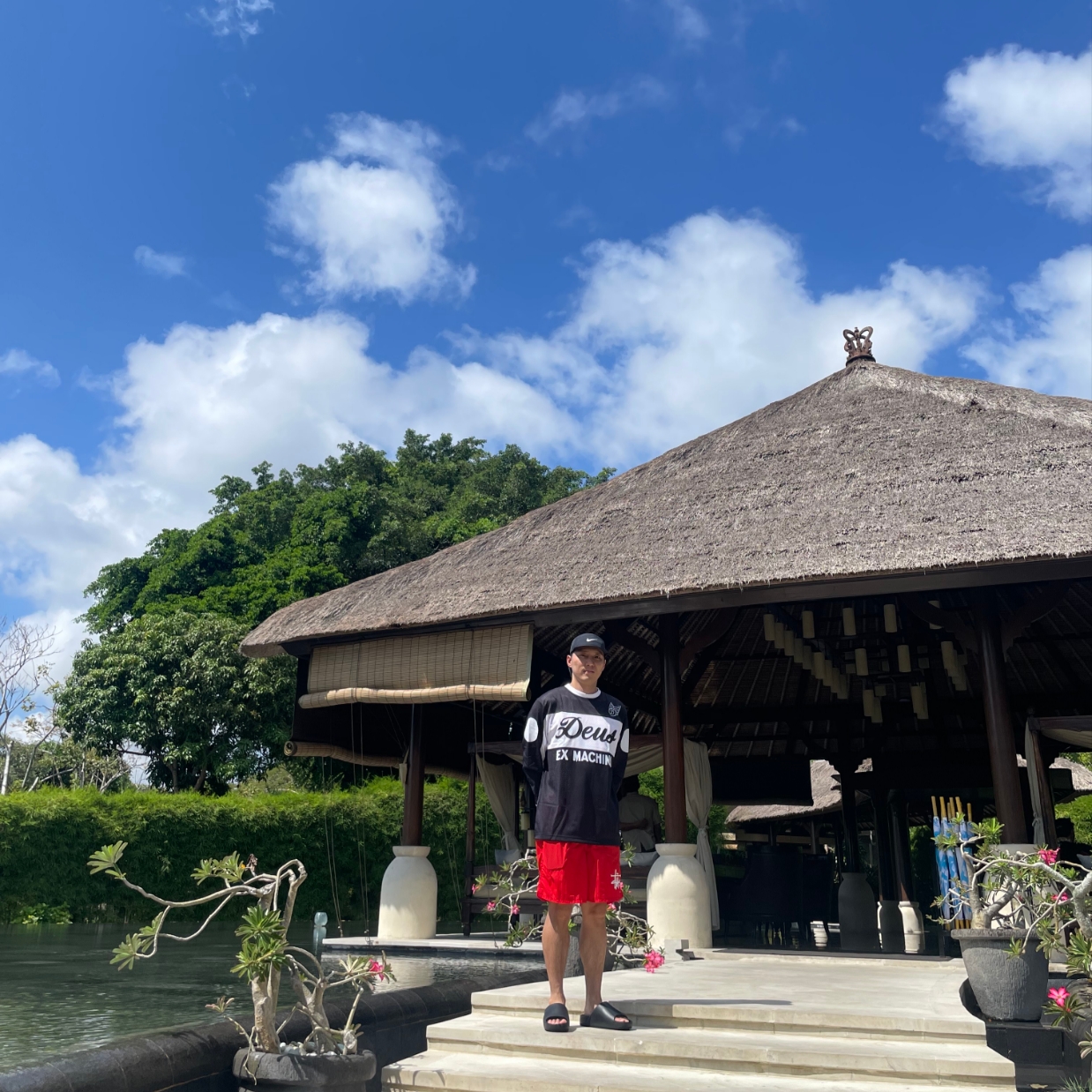 Stussy Big Basic Water Shorts Bright Red, Deus Ex Machina Saber Moto Jersey Black 착용 스타일