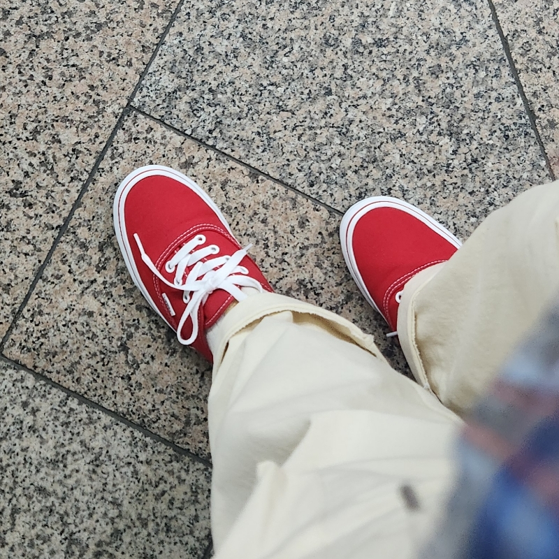 Vans Authentic Red 착용 스타일