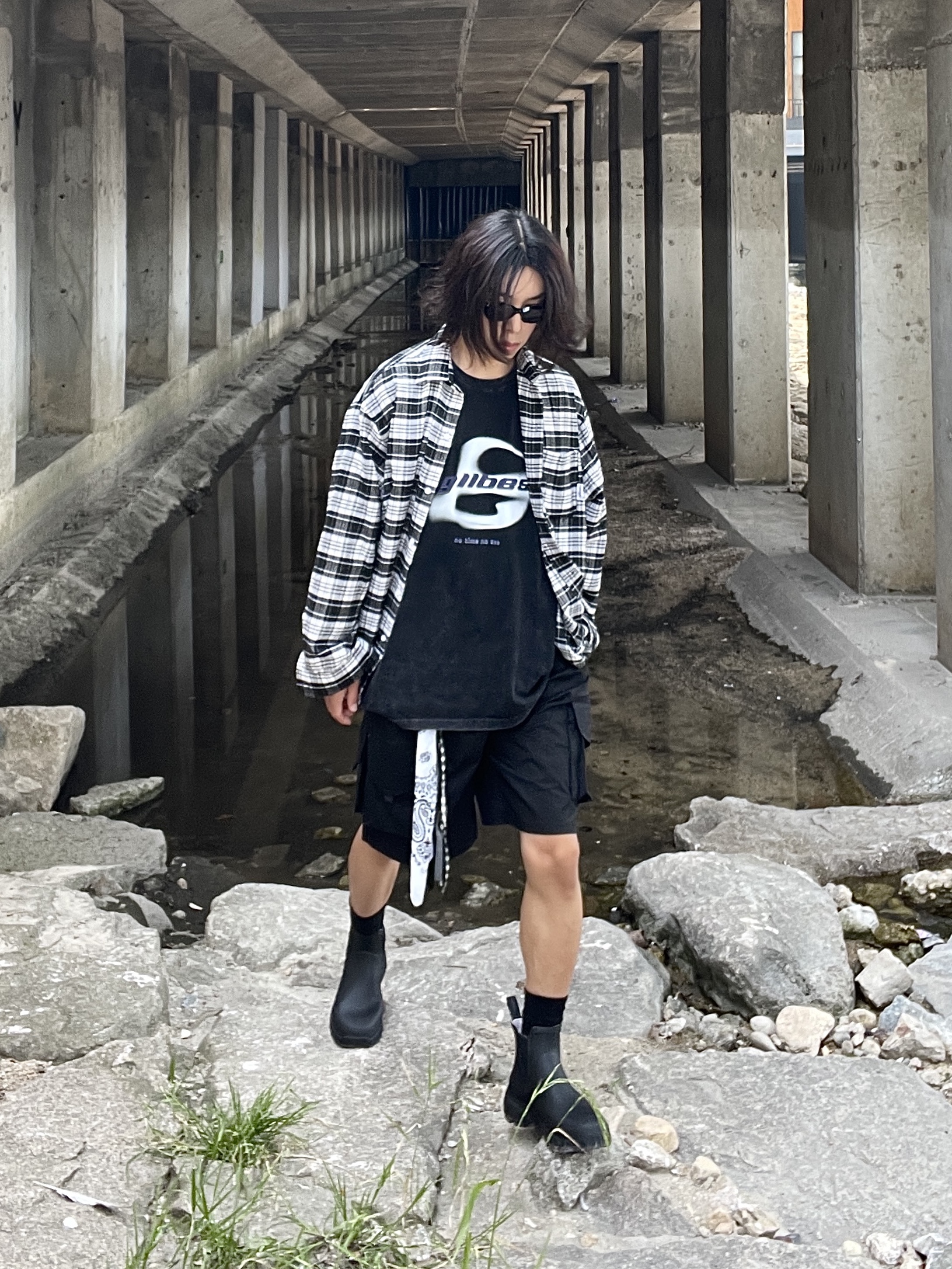 Rockfishweatherwear x Goyowear Trail Rainboots Ash Brown, Gentle Monster x Maison Margiela MM007 Black Black 착용 스타일 - 2