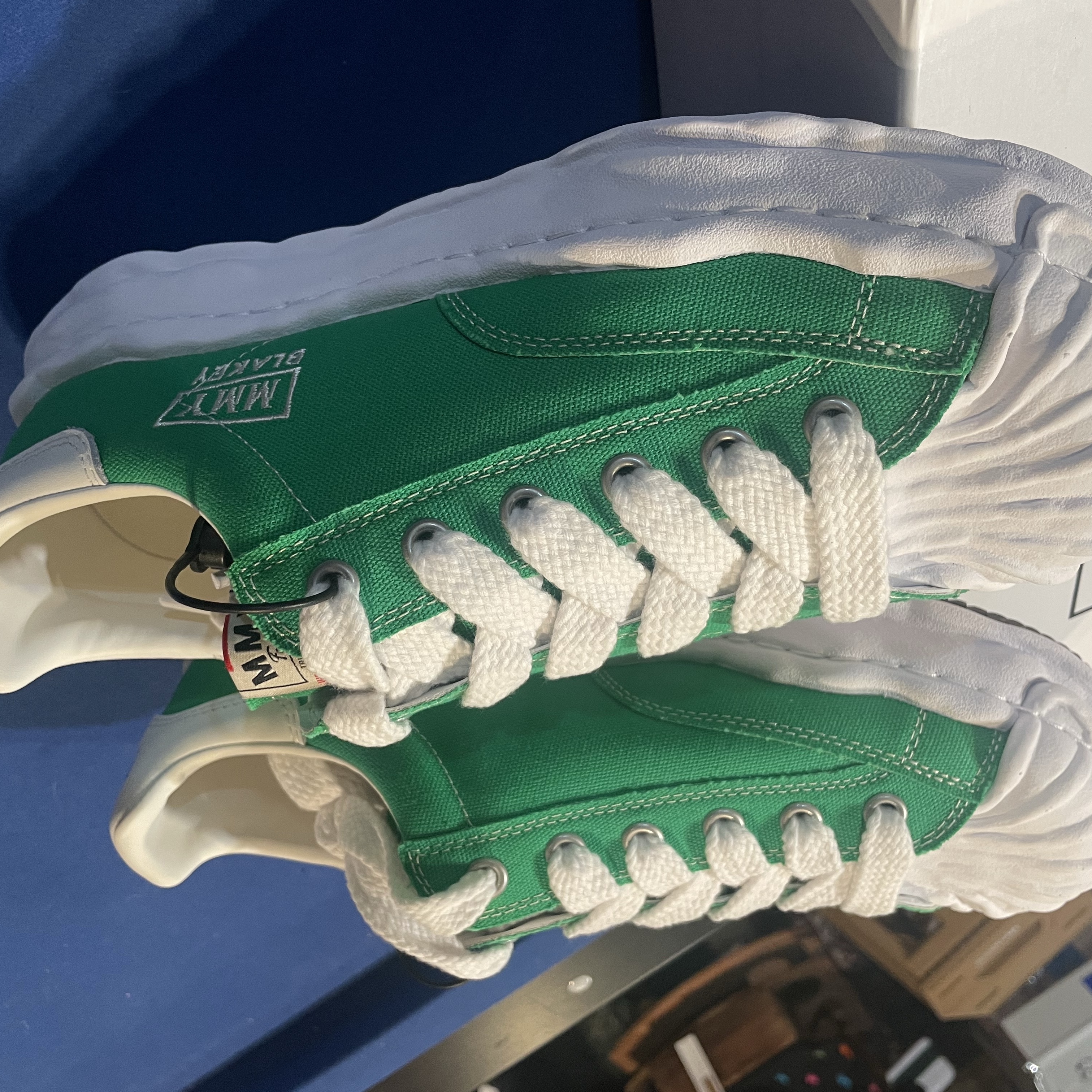 Maison Mihara Yasuhiro Blakey OG Sole Canvas Low-top Sneakers Green 착용 스타일 - 3
