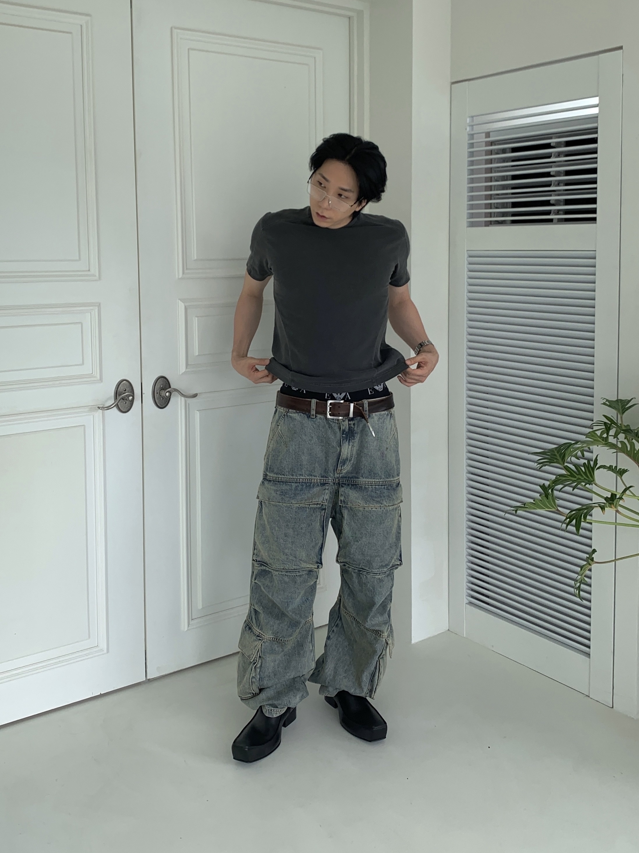 Entire Studios Heavy Denim Cargo Surface Wave, Our Legacy Double Tongue Belt Mahogany 착용 스타일 - 4