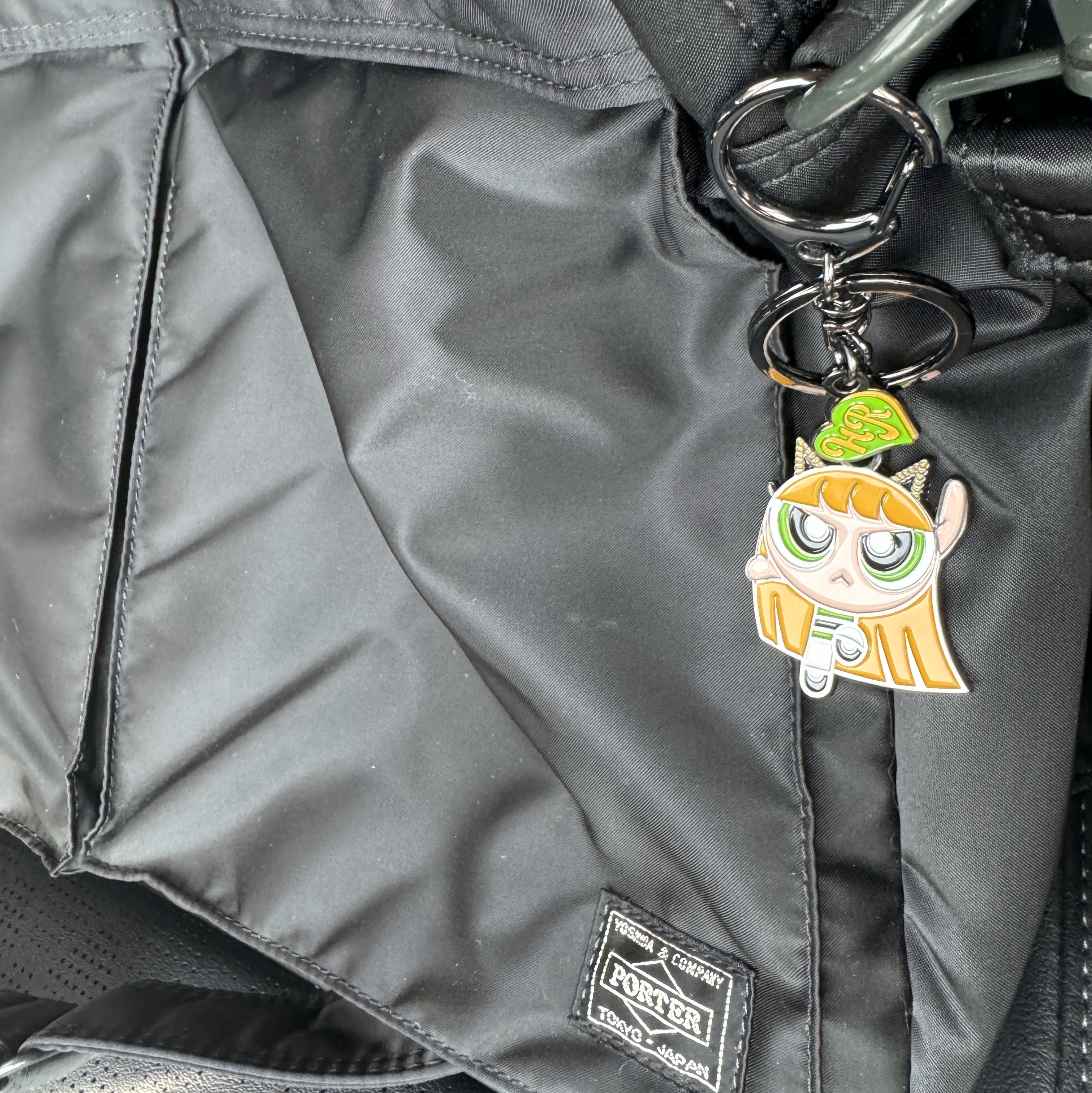 Porter Tanker 2Way Briefcase Black, NewJeans x The Powerpuff Girls Metal Keyring Haerin 착용 스타일