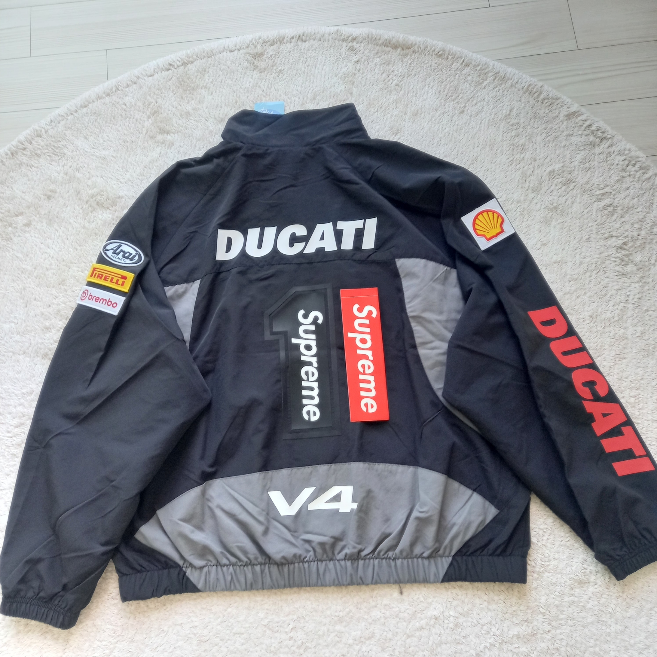 Supreme x Ducati Track Jacket Black - 24SS 착용 스타일 - 2