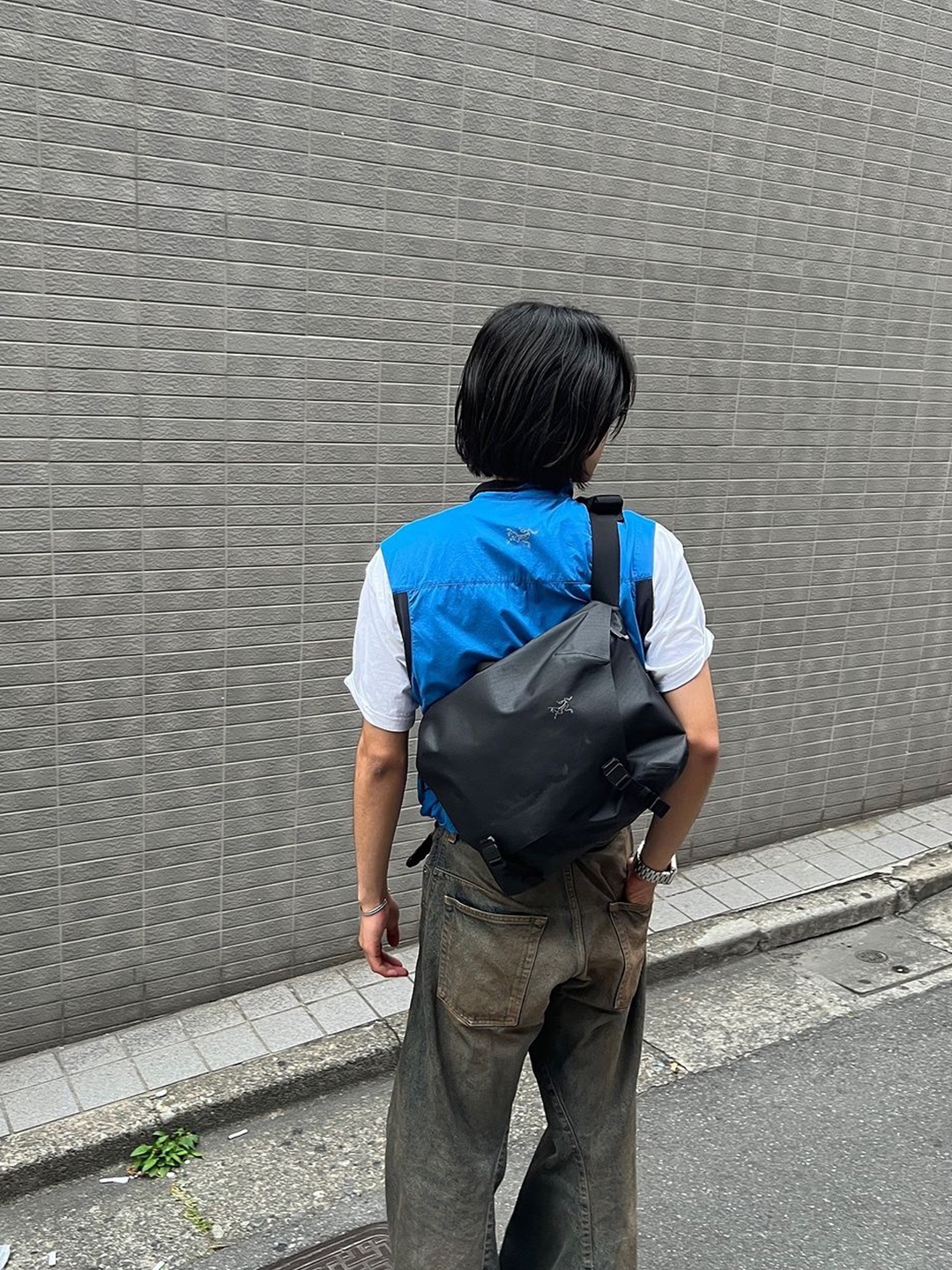 Arc'teryx Heliad 6 Crossbody Bag Black, Arc'teryx Mantis 1 Waistpack Black II 착용 스타일 - 2