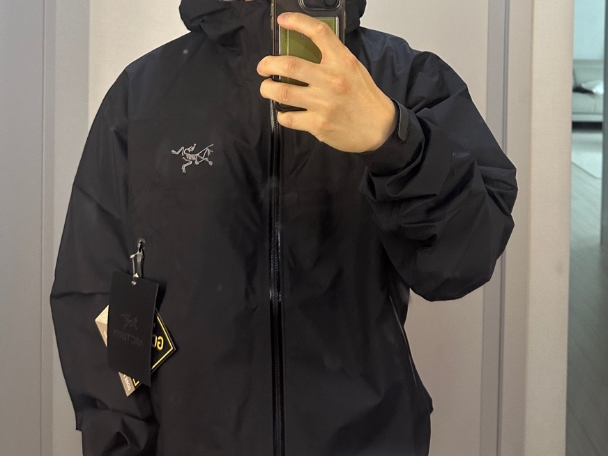 Arc'teryx Beta Jacket Black 착용 스타일