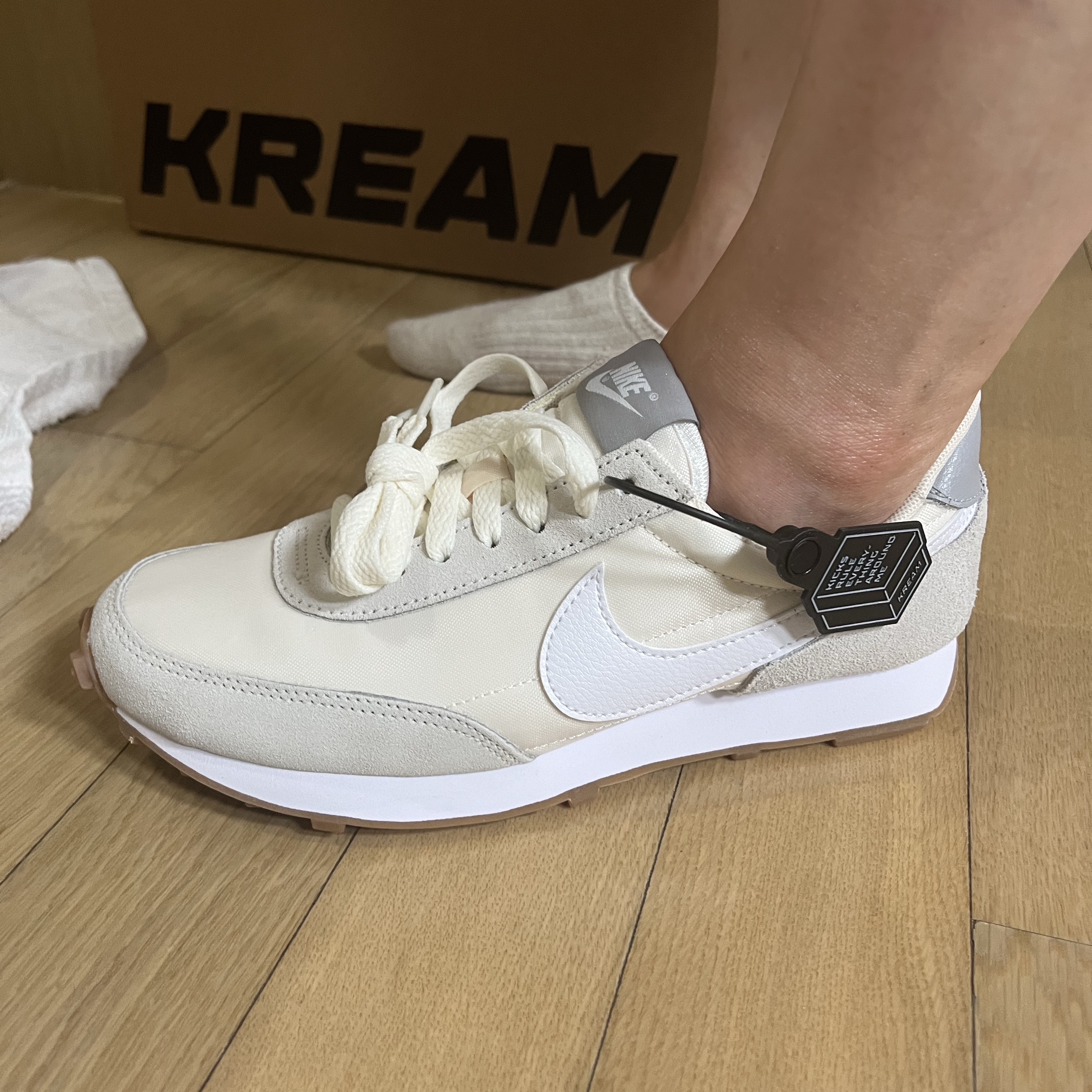 (W) Nike Daybreak Summit White 착용 스타일