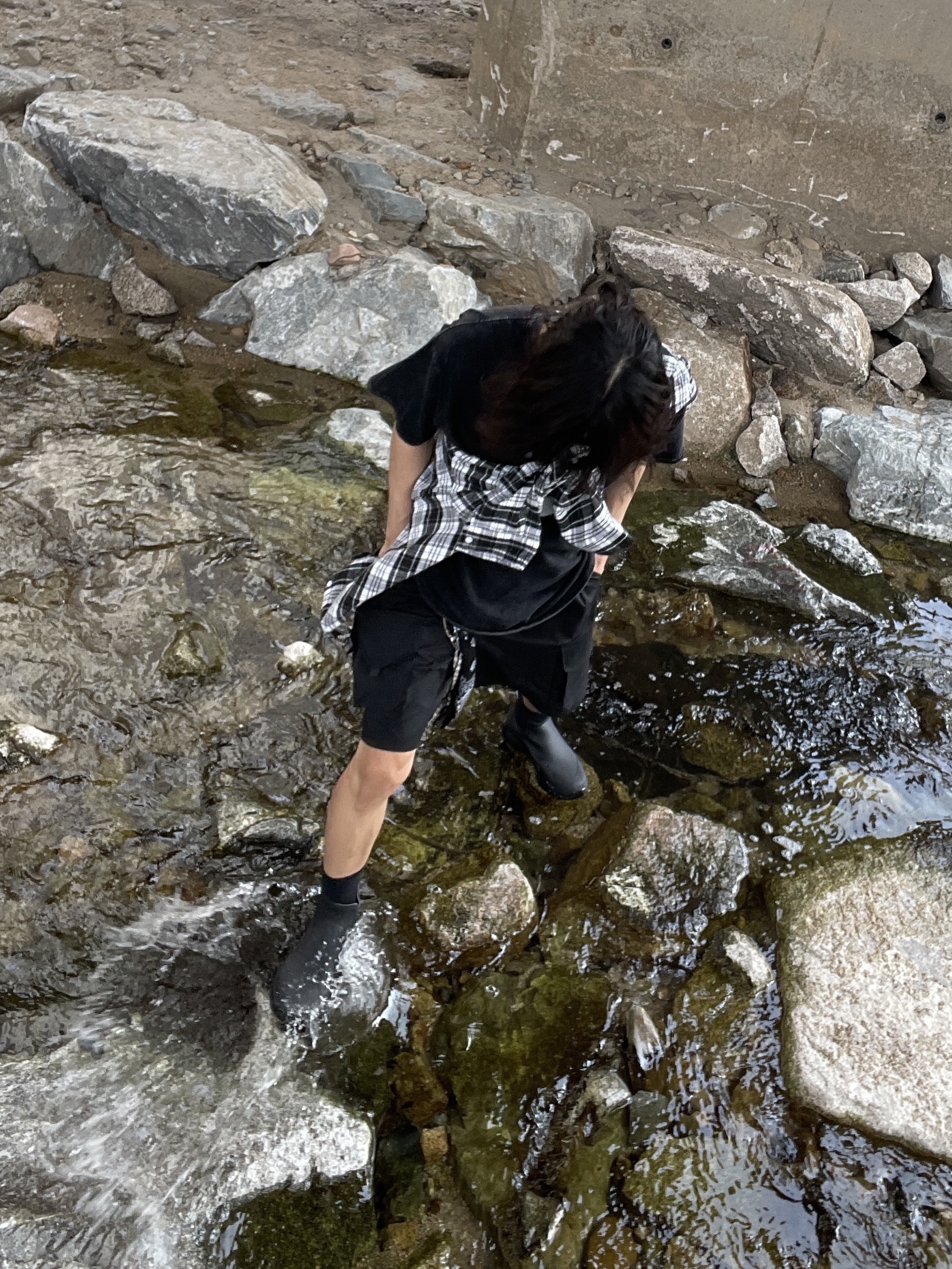Rockfishweatherwear x Goyowear Trail Rainboots Ash Brown, Gentle Monster x Maison Margiela MM007 Black Black 착용 스타일 - 4