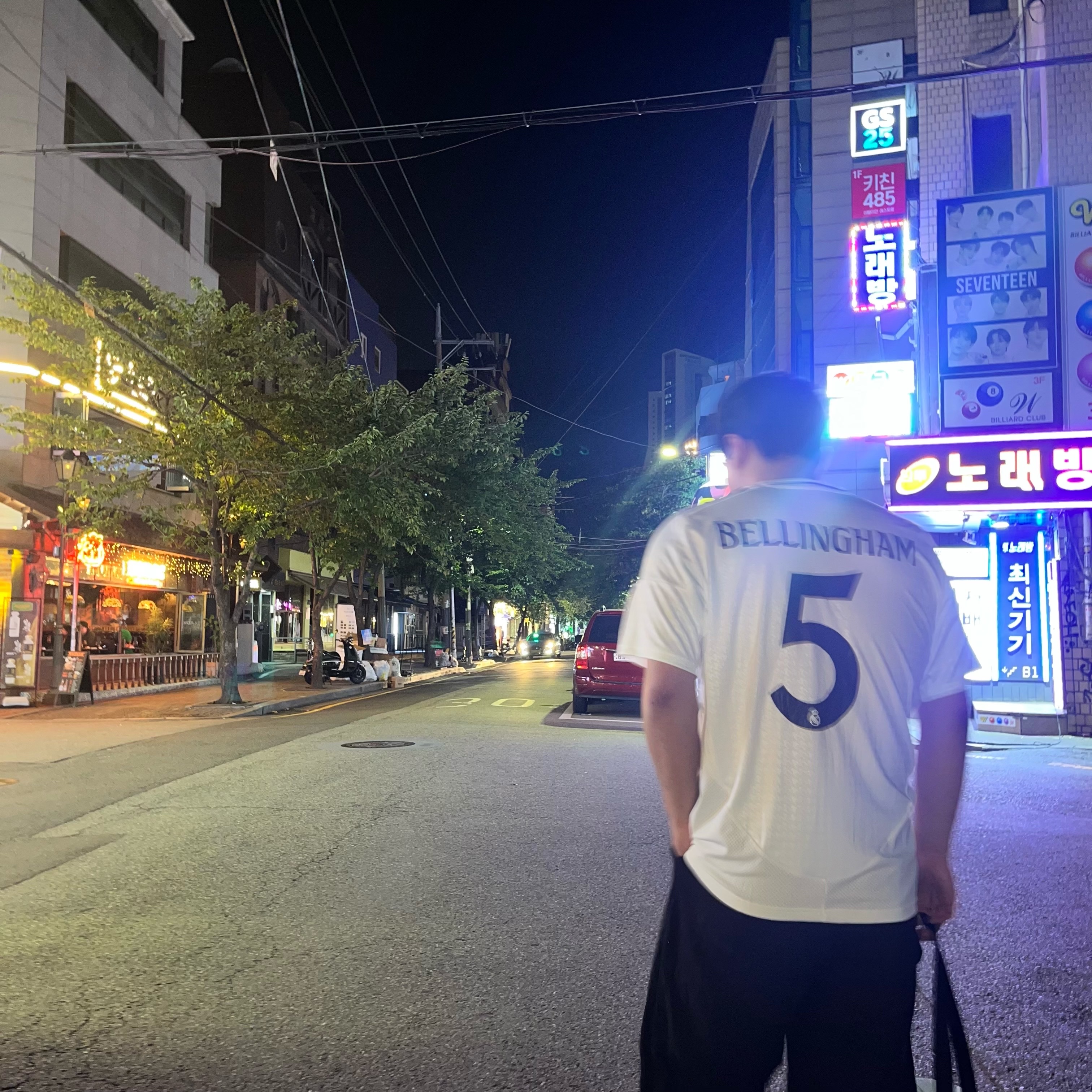 Adidas Real Madrid 2024/25 Home Jersey White - KR Sizing (Non Marking Ver.) 착용 스타일 - 2
