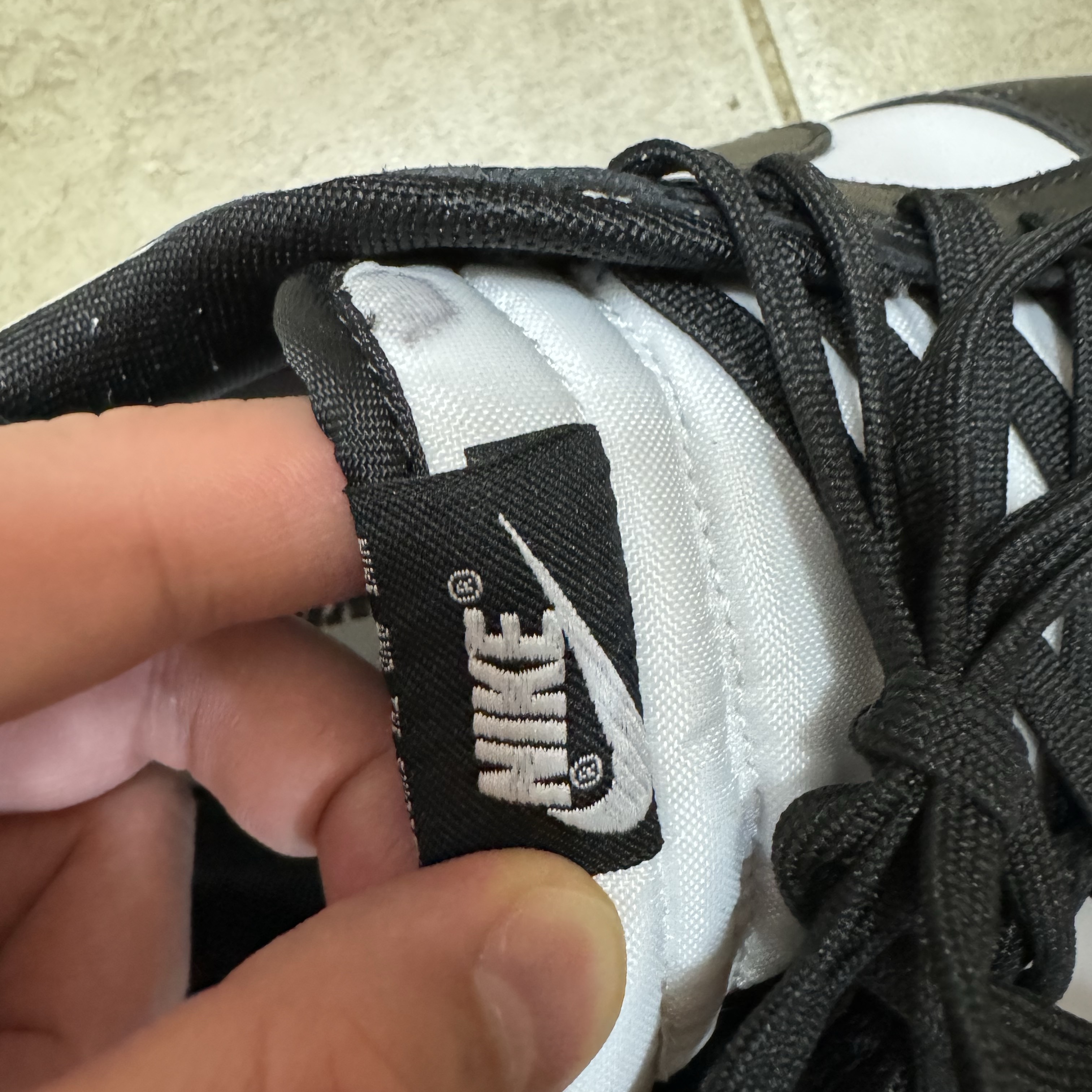 Nike Dunk Low Retro Black 착용 스타일 - 1