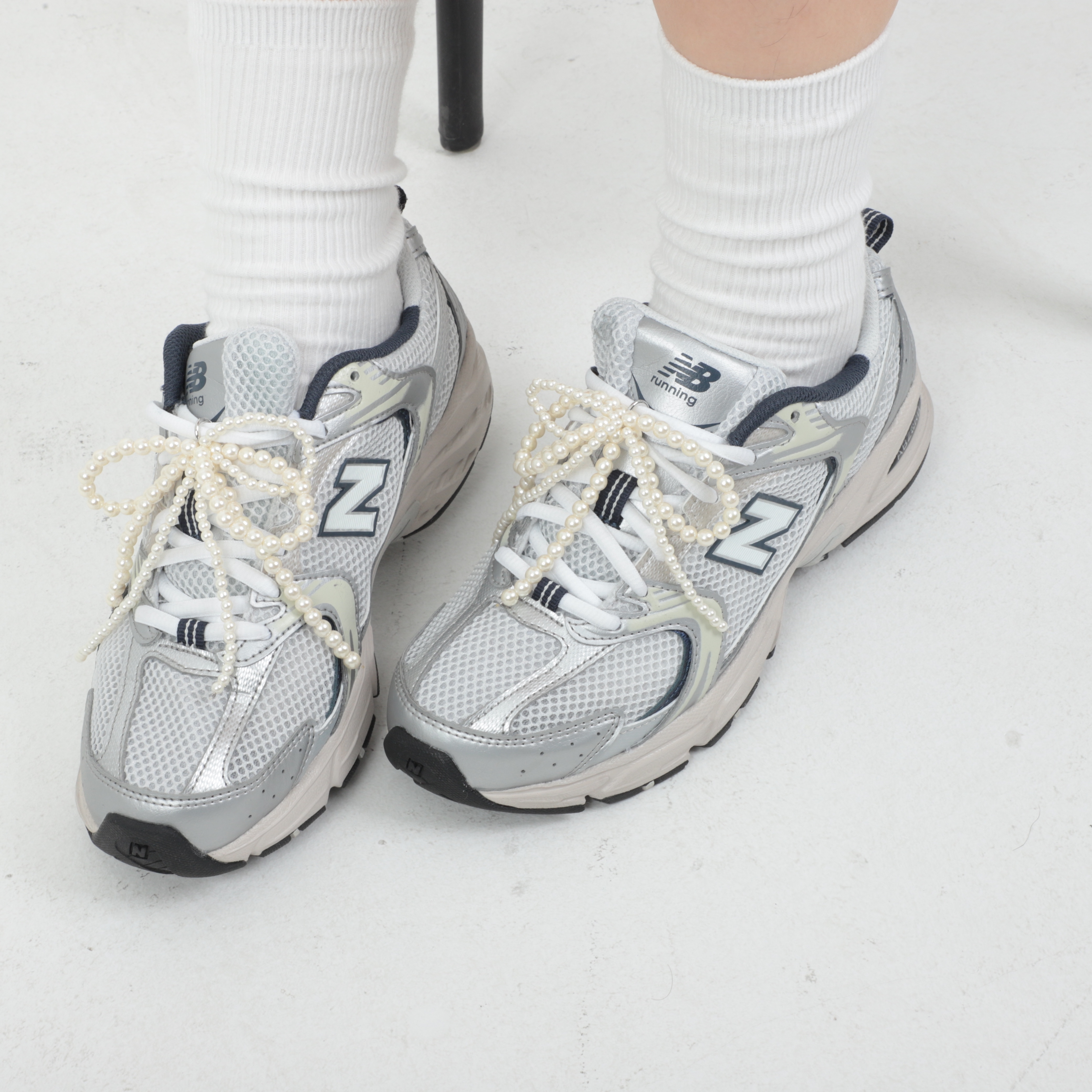 New Balance 530 Steel Grey 착용 스타일 - 2