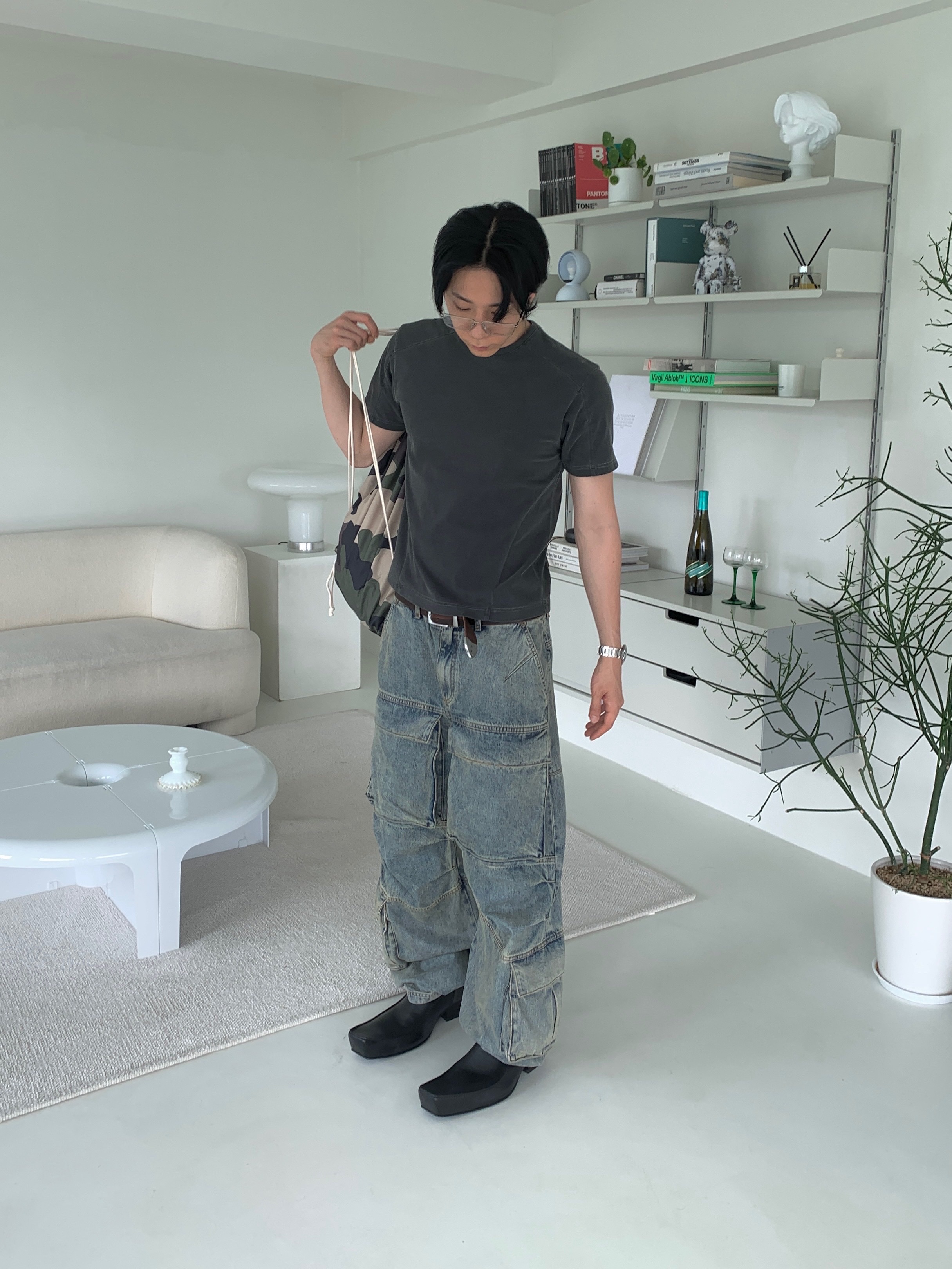 Entire Studios Heavy Denim Cargo Surface Wave, Our Legacy Double Tongue Belt Mahogany 착용 스타일 - 7