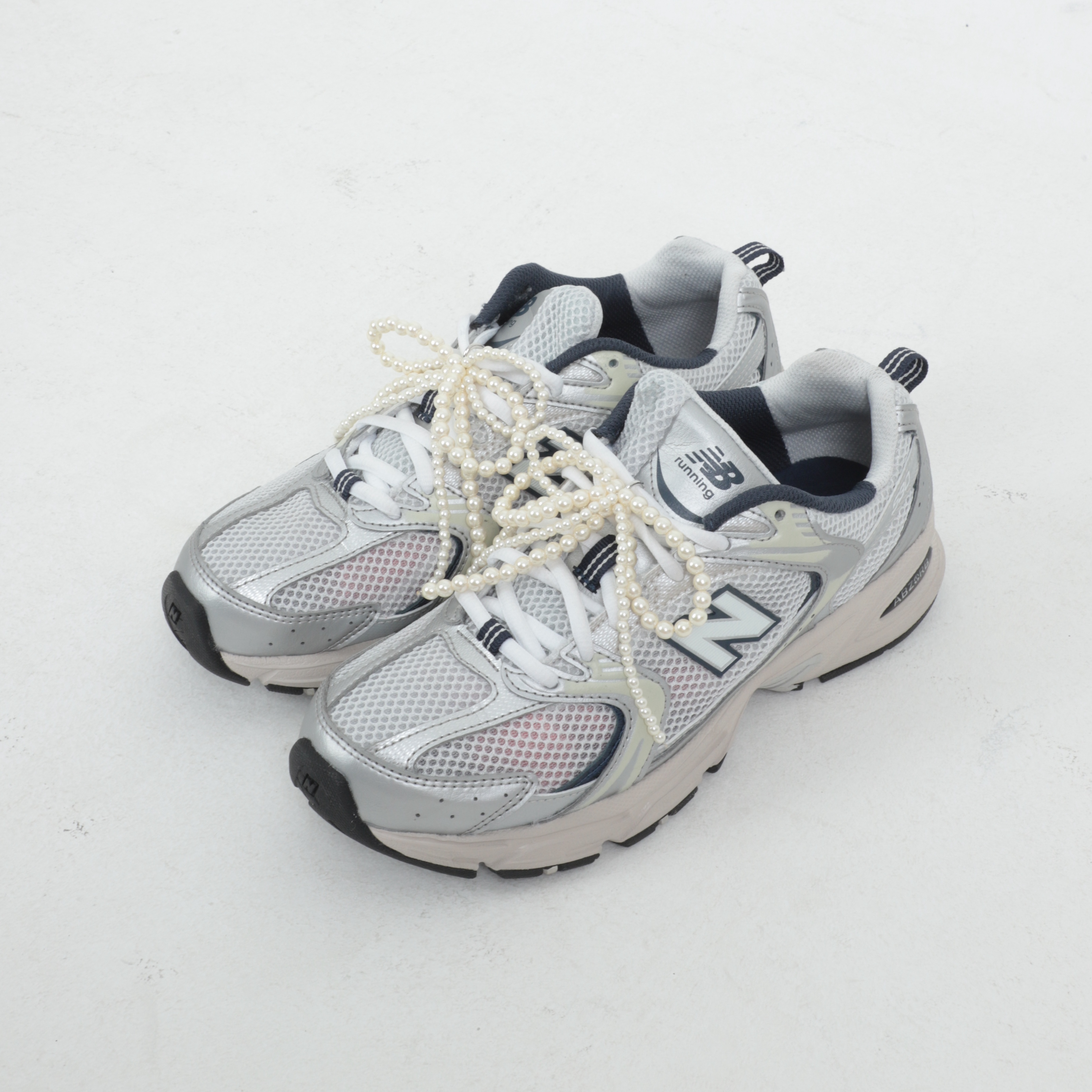 New Balance 530 Steel Grey 착용 스타일 - 3