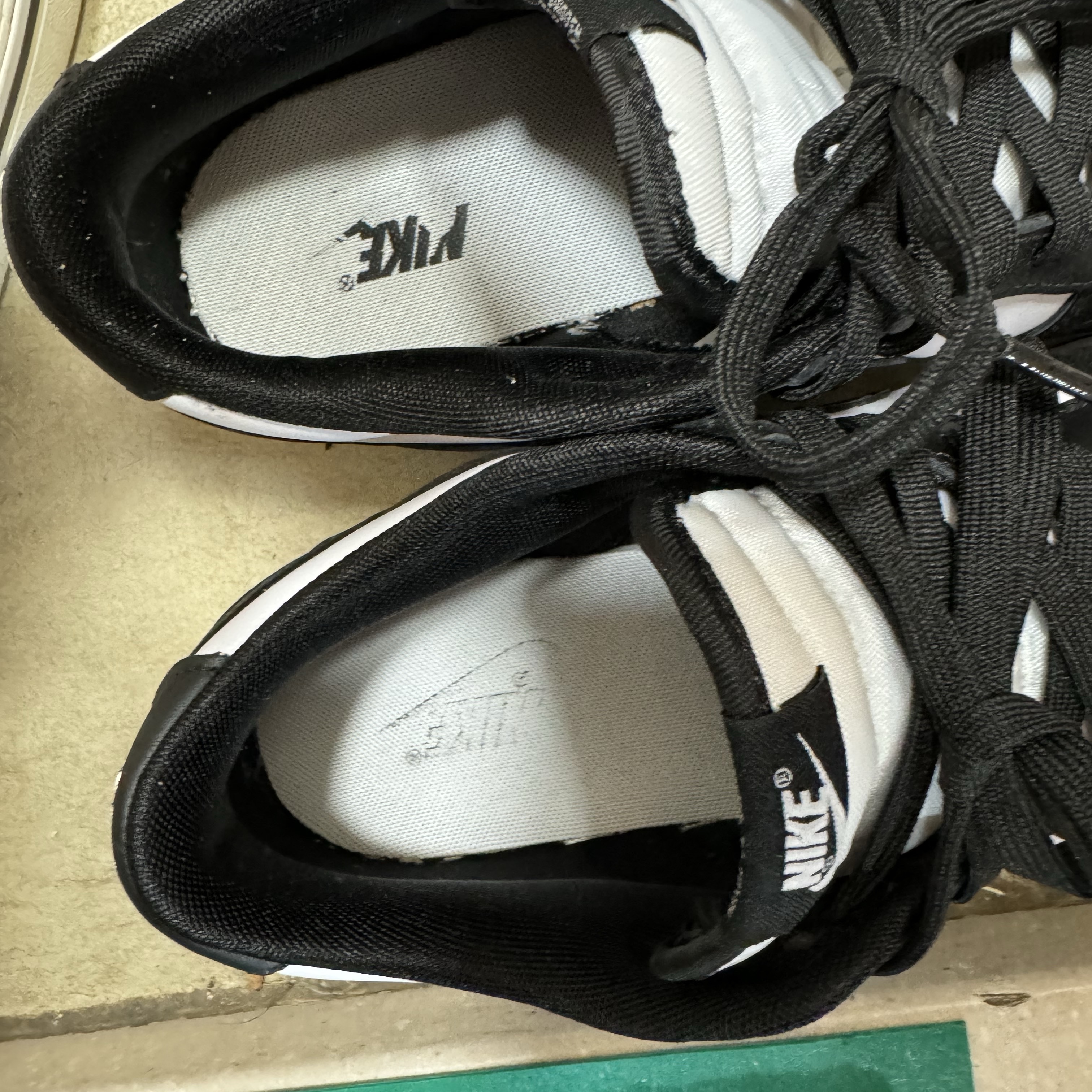 Nike Dunk Low Retro Black 착용 스타일 - 2