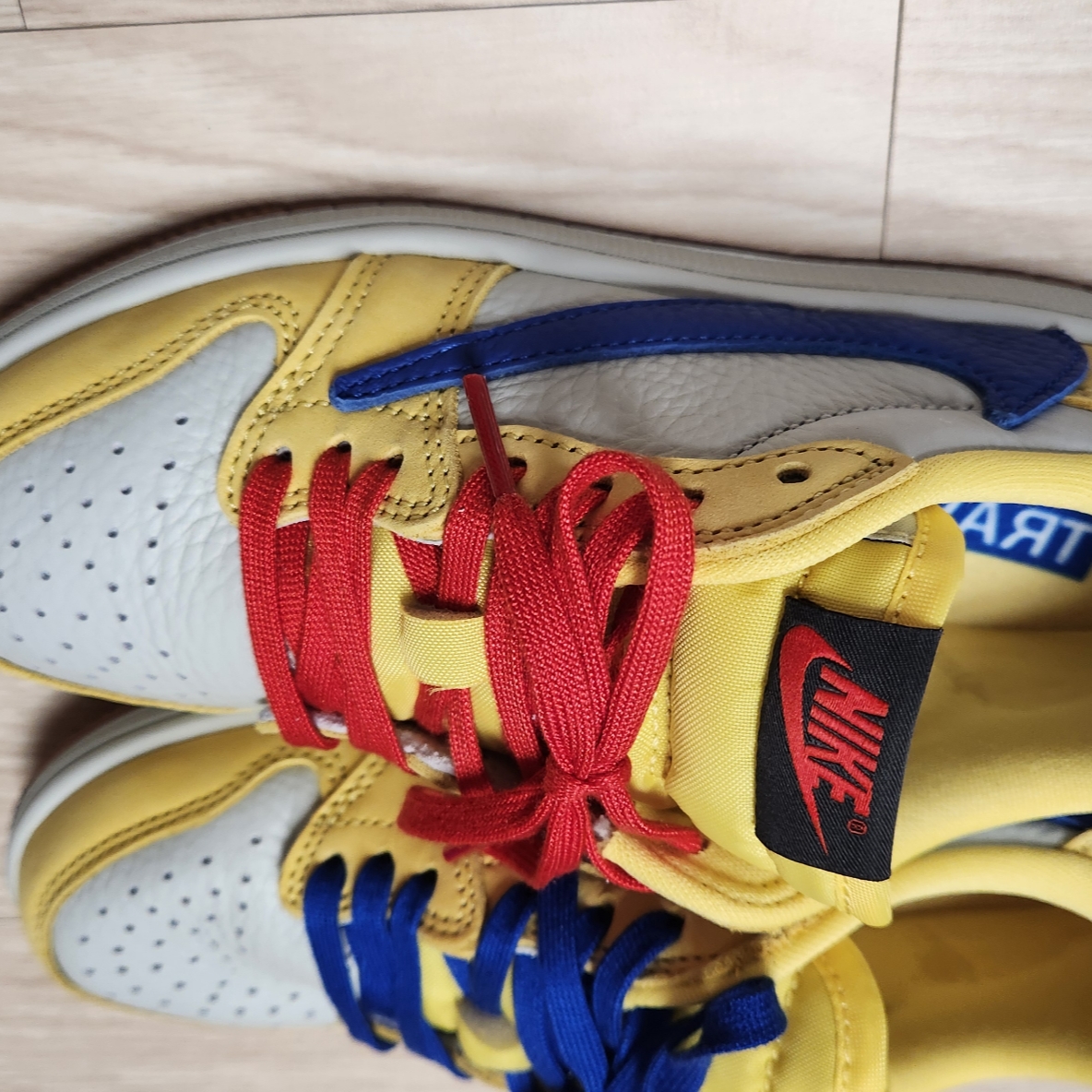 (PS) Jordan 1 x Travis Scott Retro Low OG SP Canary 착용 스타일 - 2