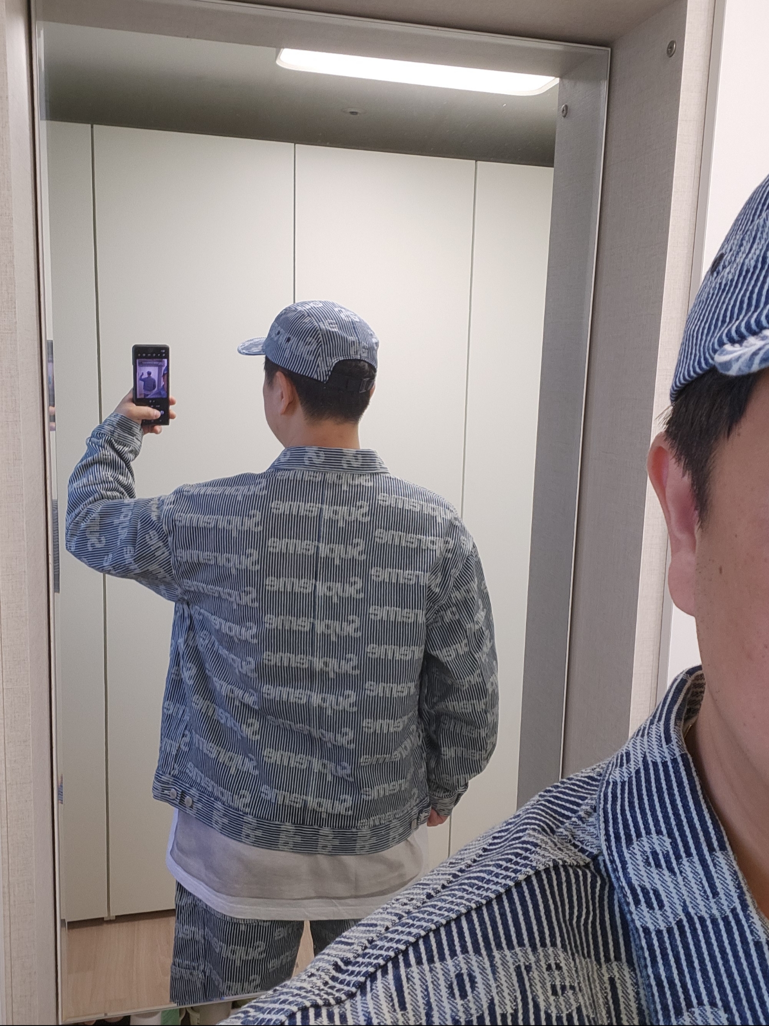 Supreme Denim Camp Cap Stripe - 24SS, Supreme Denim Chore Trucker Jacket Stripe - 24SS 착용 스타일 - 5