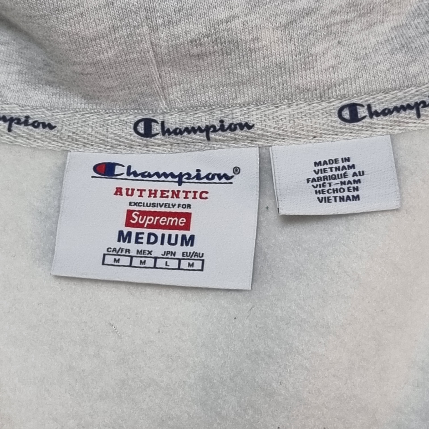 Supreme x Champion Zip Up Hooded Sweatshirt Ash Grey - 24SS 착용 스타일 - 2