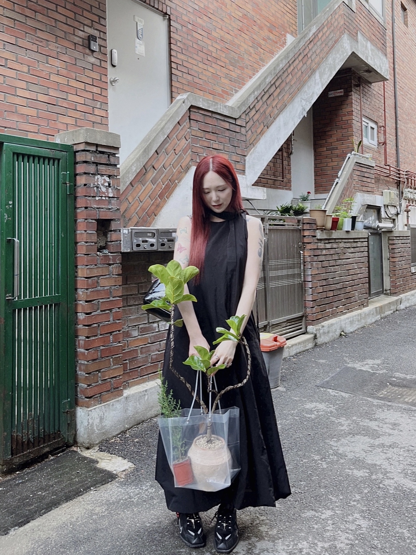 Nike x Martine Rose Shox MR4 Black 착용 스타일