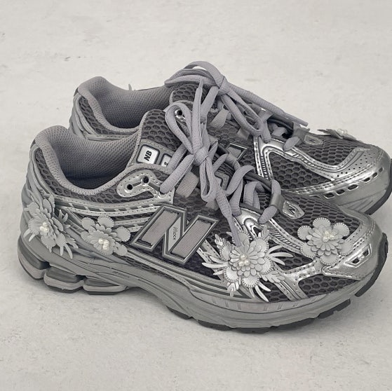 New Balance 1906R Harbor Grey Silver Metalic 착용 스타일 - 1