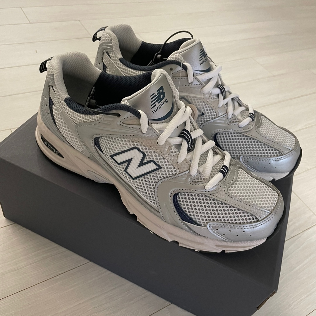 New Balance 530 Steel Grey 착용 스타일