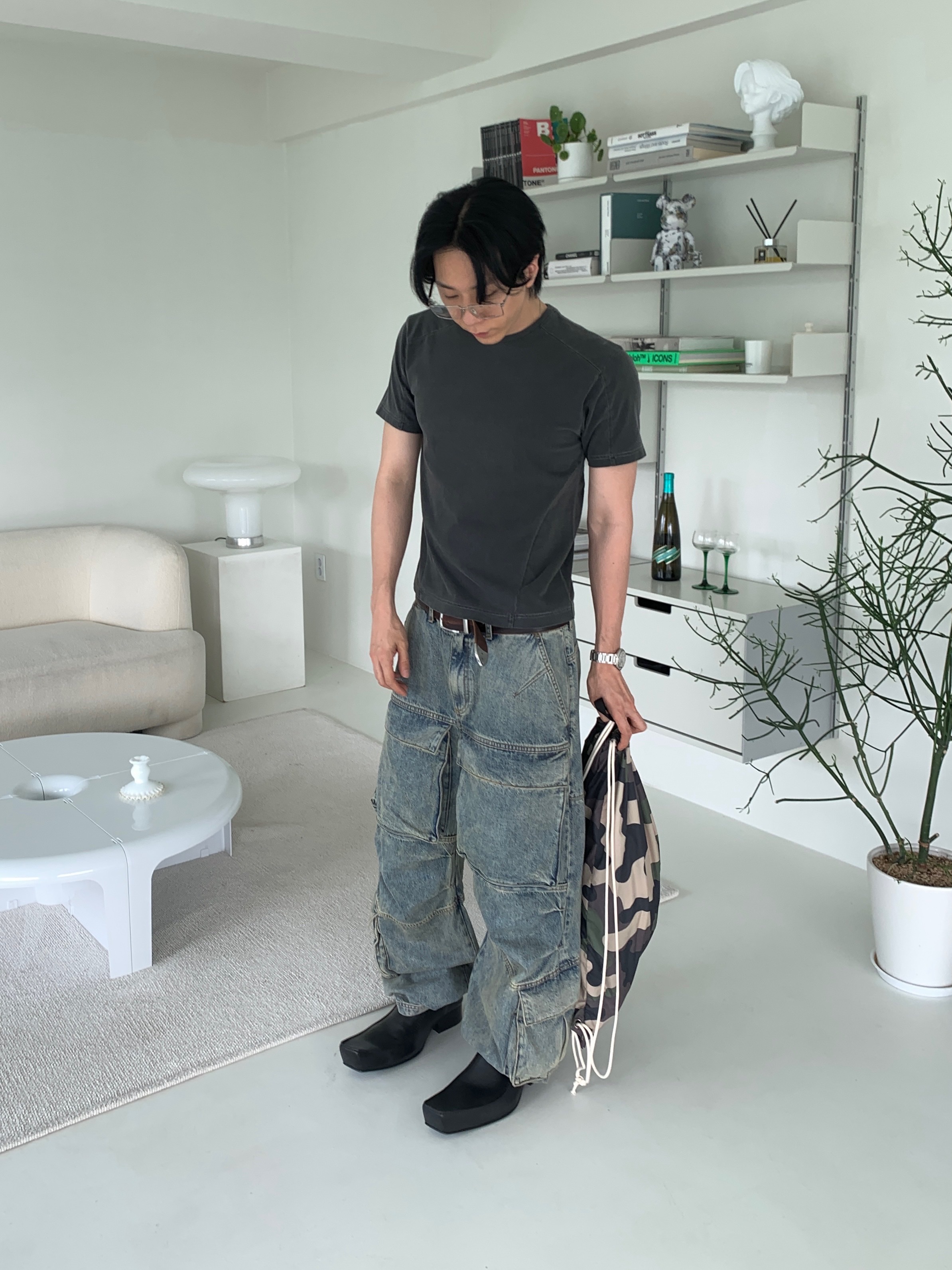 Entire Studios Heavy Denim Cargo Surface Wave, Our Legacy Double Tongue Belt Mahogany 착용 스타일 - 6