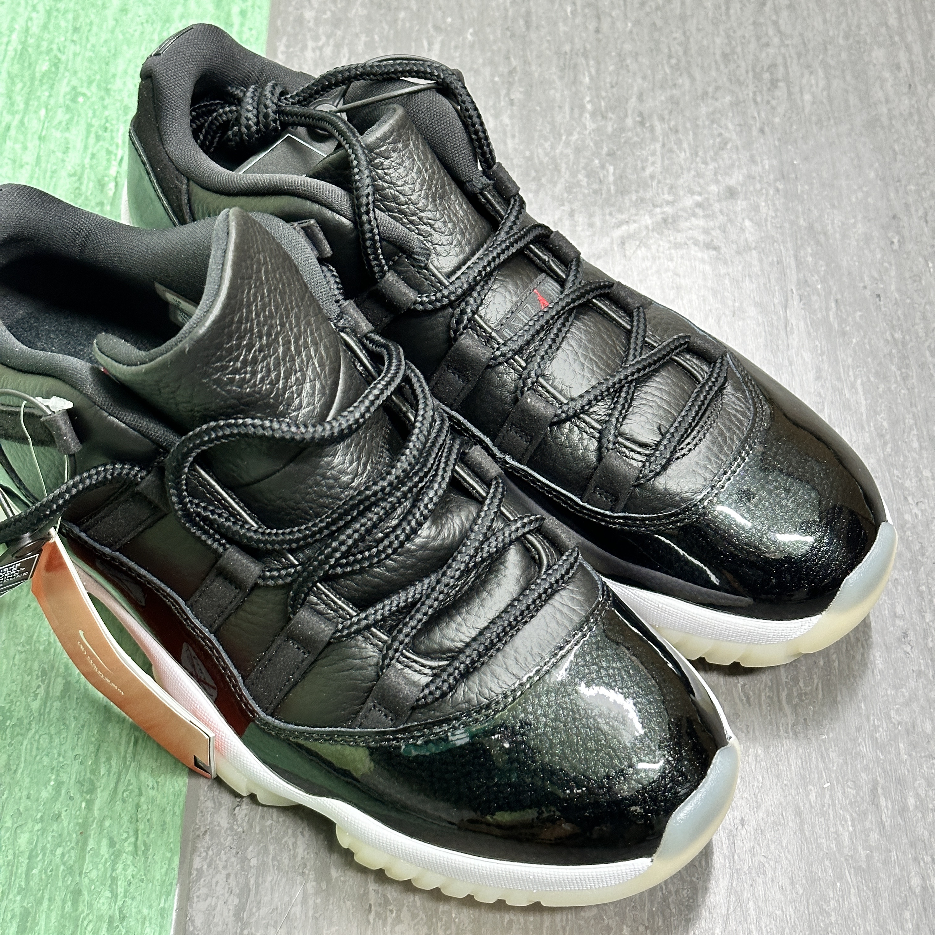 Jordan 11 Retro Low 72-10 착용 스타일 - 1