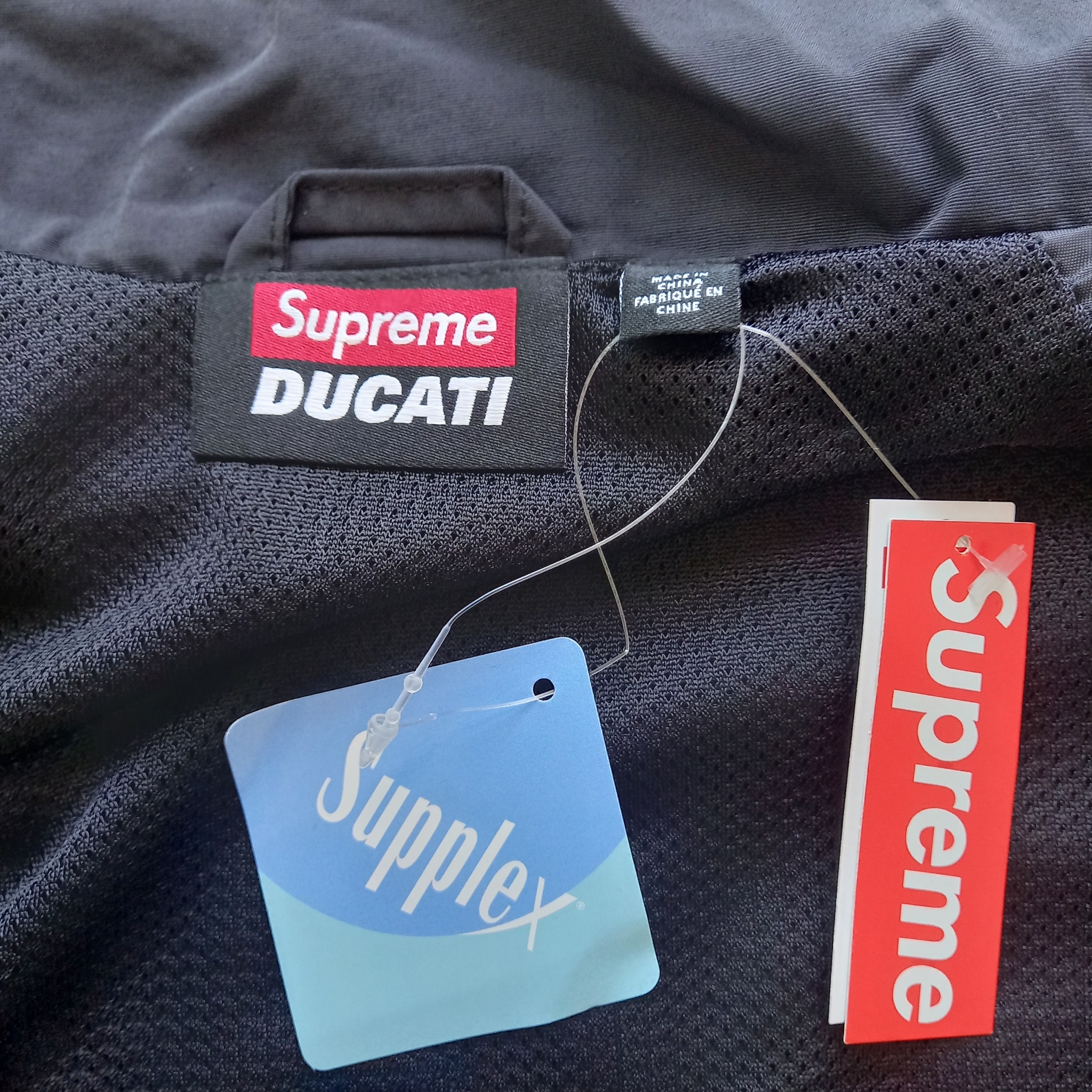 Supreme x Ducati Track Jacket Black - 24SS 착용 스타일 - 3