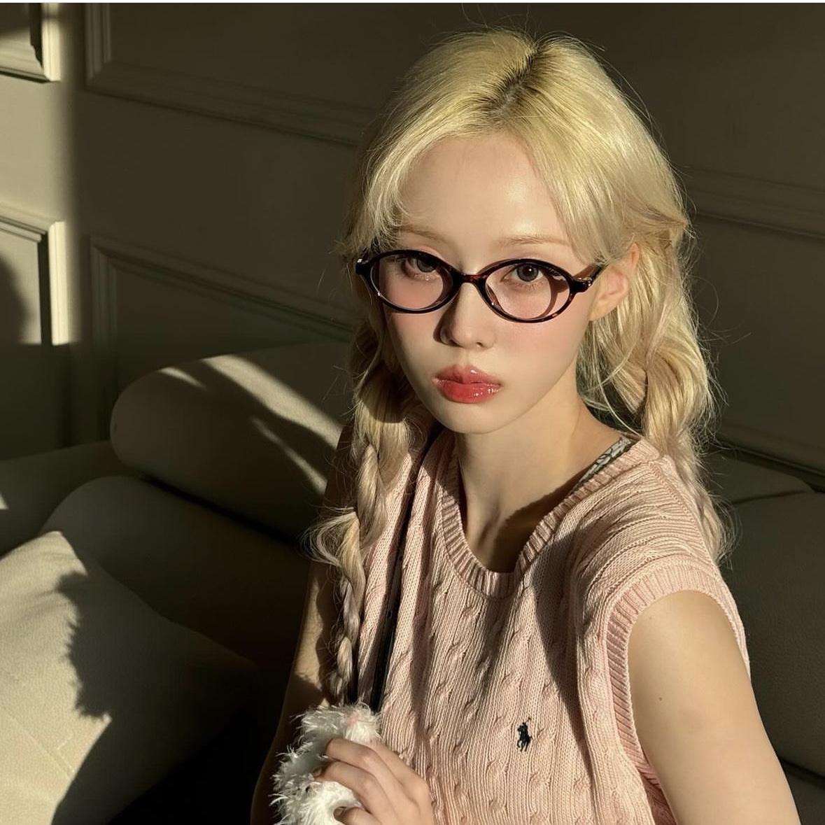 (W) Miu Miu Regard Sunglasses Blue Lenses Honey Tortoiseshell Acetate Standard fit 착용 스타일 - 1