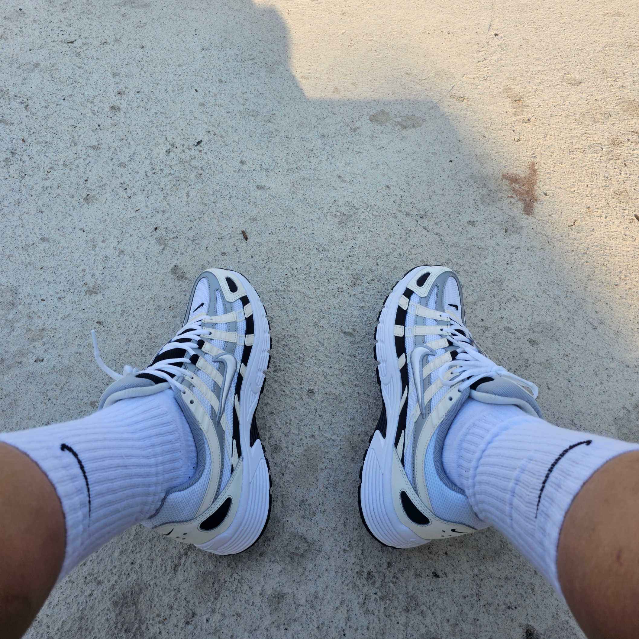 Nike P-6000 Sail Wolf Grey 착용 스타일 - 1
