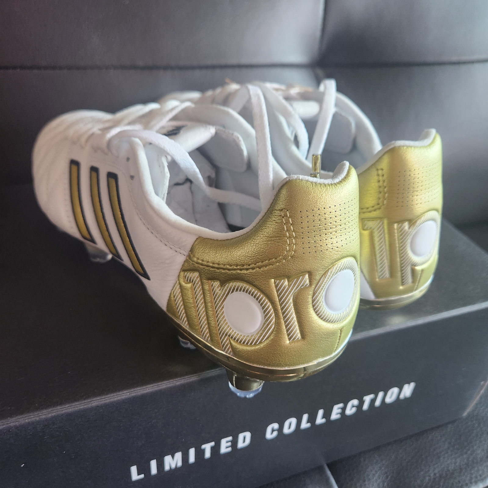 Adidas 11Pro Toni Kroos FG Cloud White Gold Metallic 착용 스타일 - 2