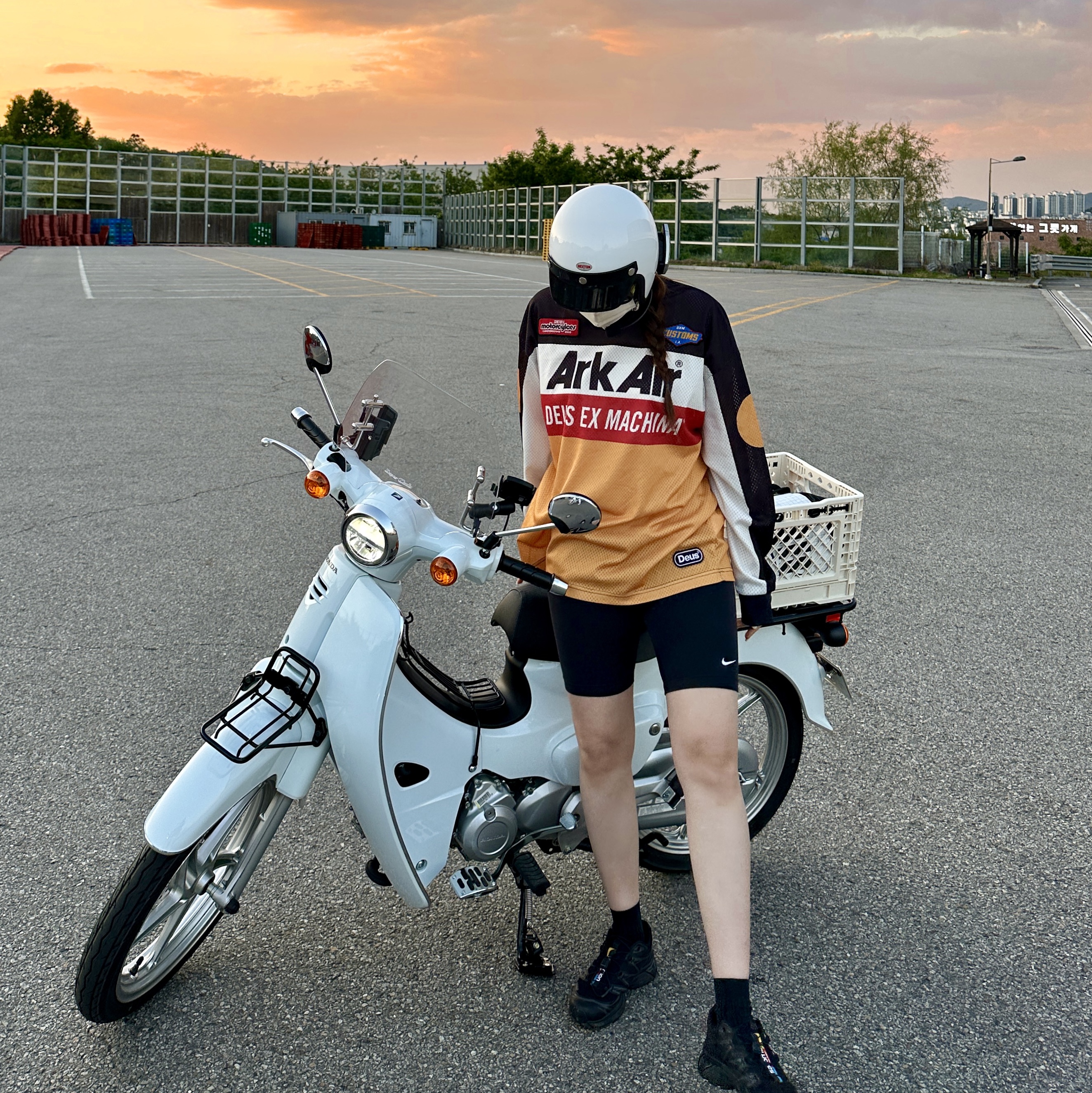Deus Ex Machina Saber Moto Jersey Black, Salomon XT-6 ADV Black 착용 스타일 - 4