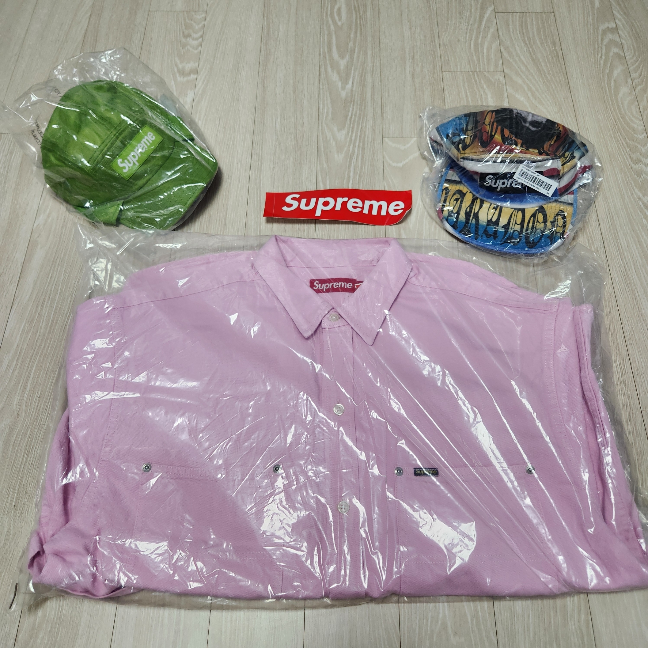 Supreme Loose Fit S/S Denim Painter Shirt Pink - 24SS, Supreme Maradona Camp Cap Multicolor - 24SS 착용 스타일 - 7