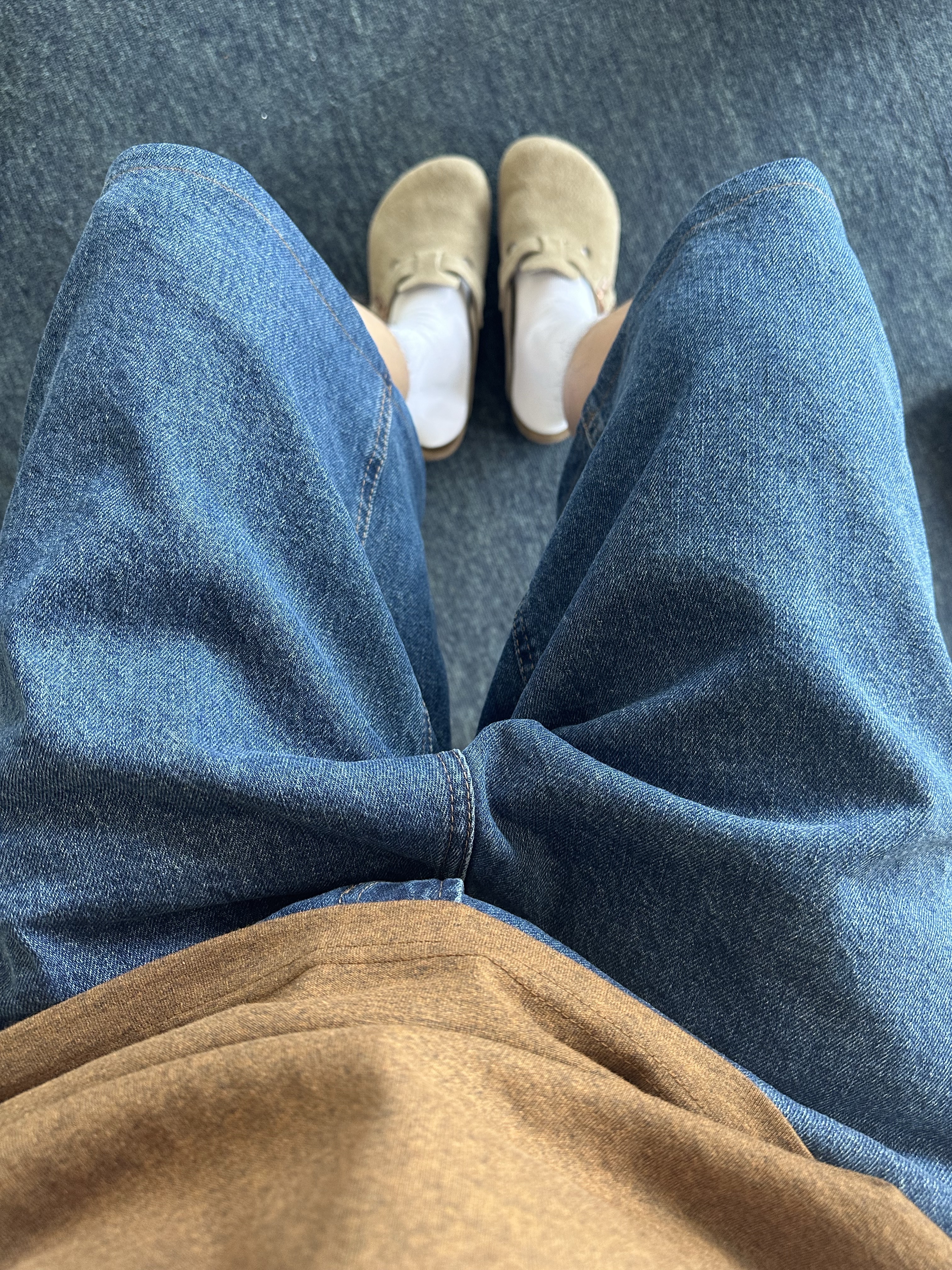Carhartt Loose Fit Heavyweight Regular Short Sleeve Pocket T-Shirt Oiled Walnut Heather, Birkenstock Boston Soft Footbed Taupe - Regular 착용 스타일 - 1