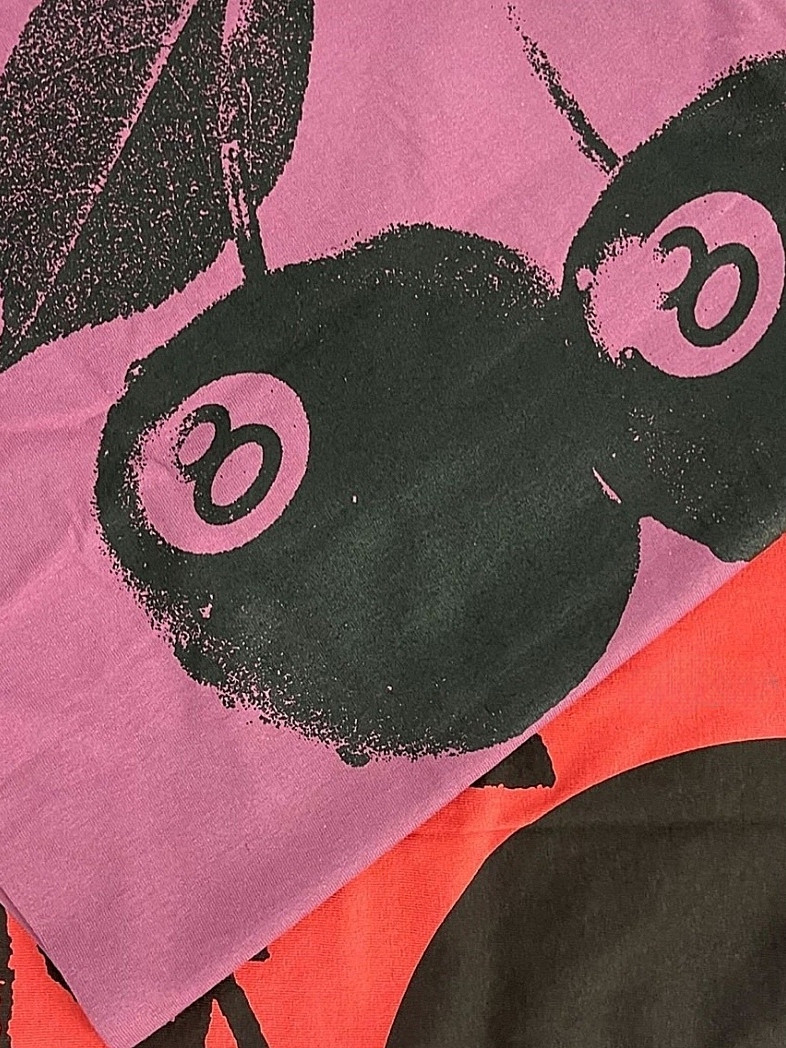 Stussy Cherries T-Shirt White, Stussy Cherries T-Shirt Black 착용 스타일